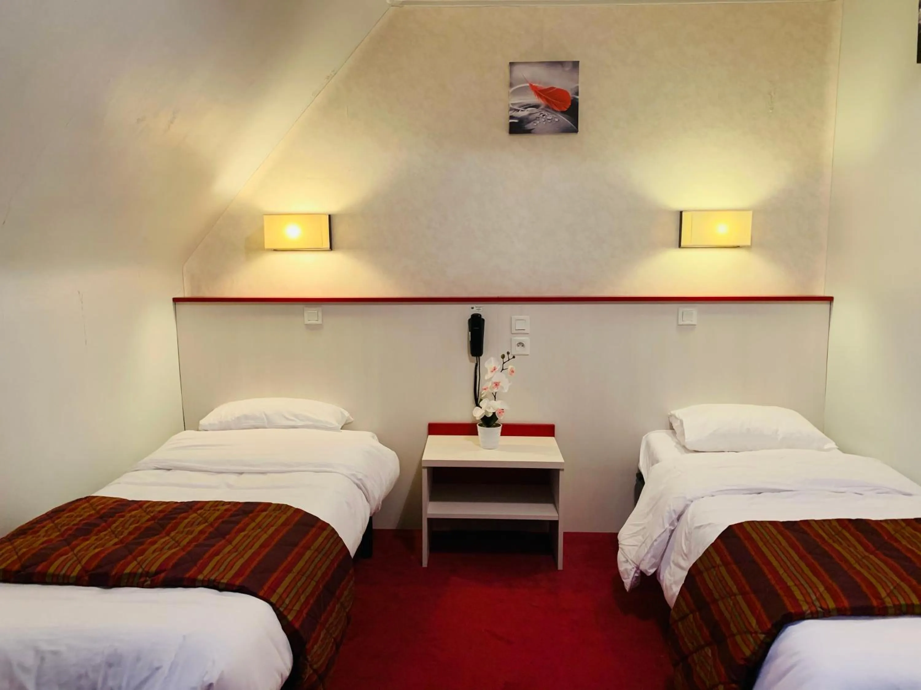 Photo of the whole room, Bed in Au Petit Vivoin