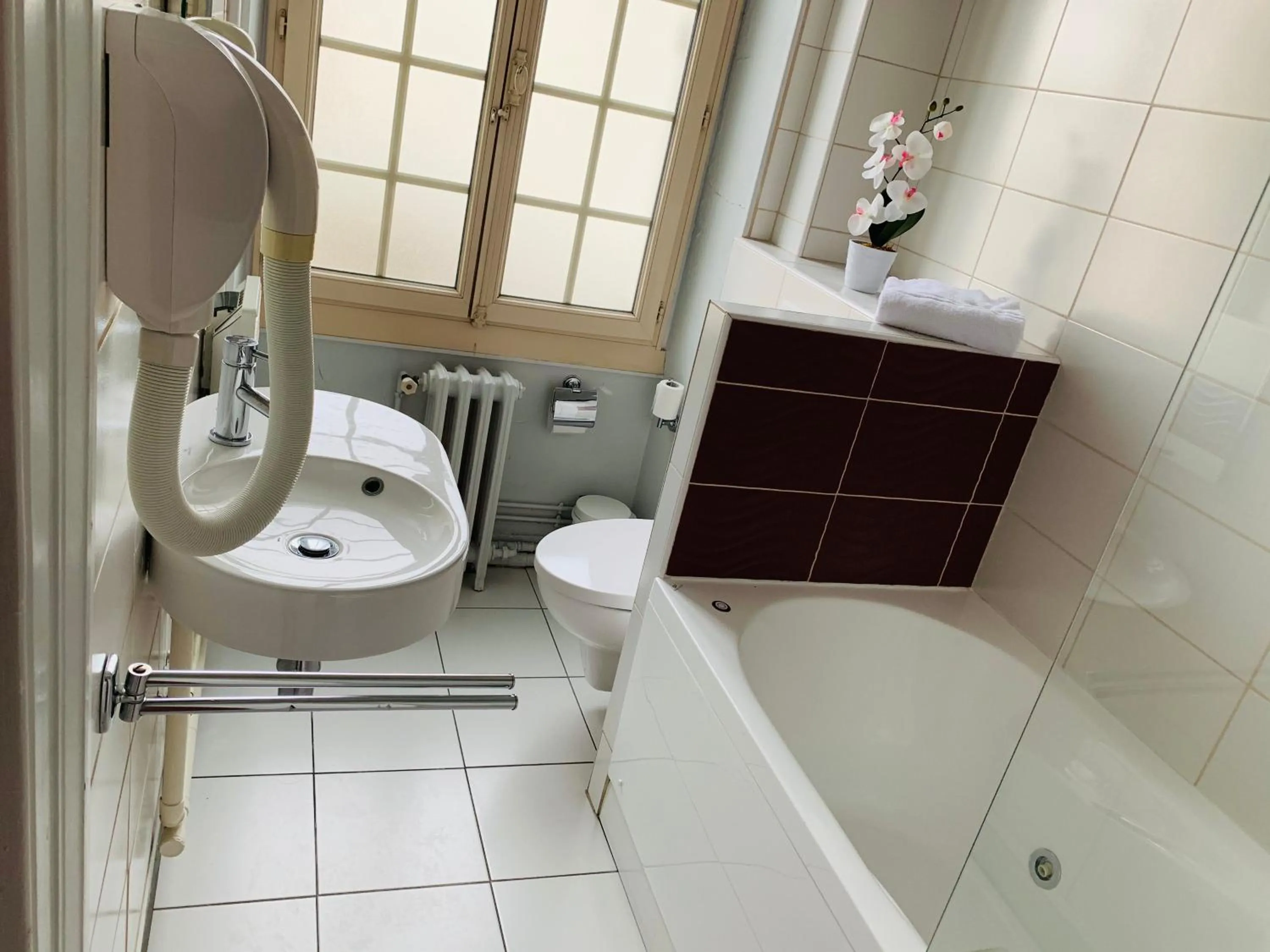 Bathroom in Au Petit Vivoin