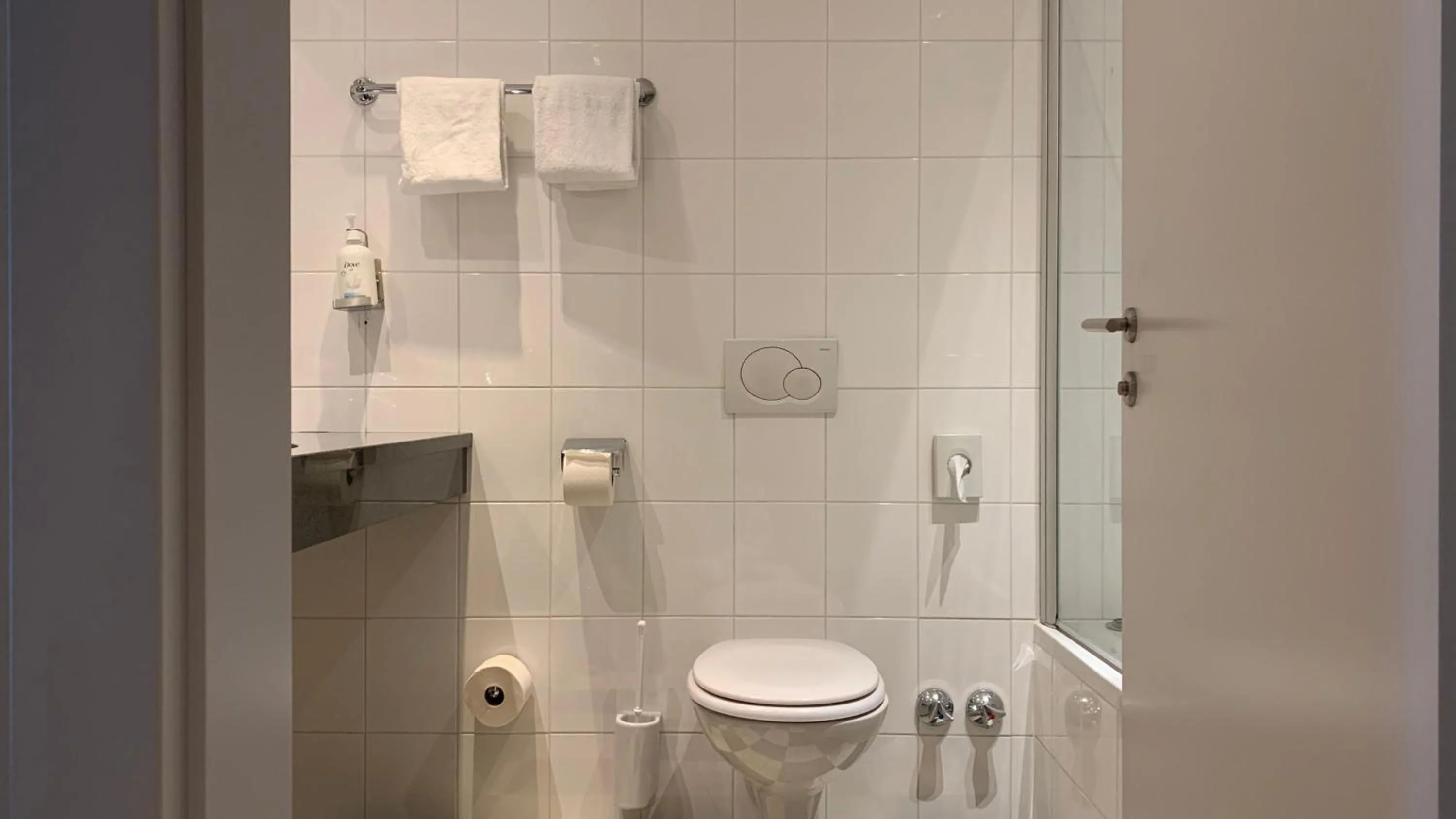 Bathroom in Holiday Inn - Salzburg City by IHG