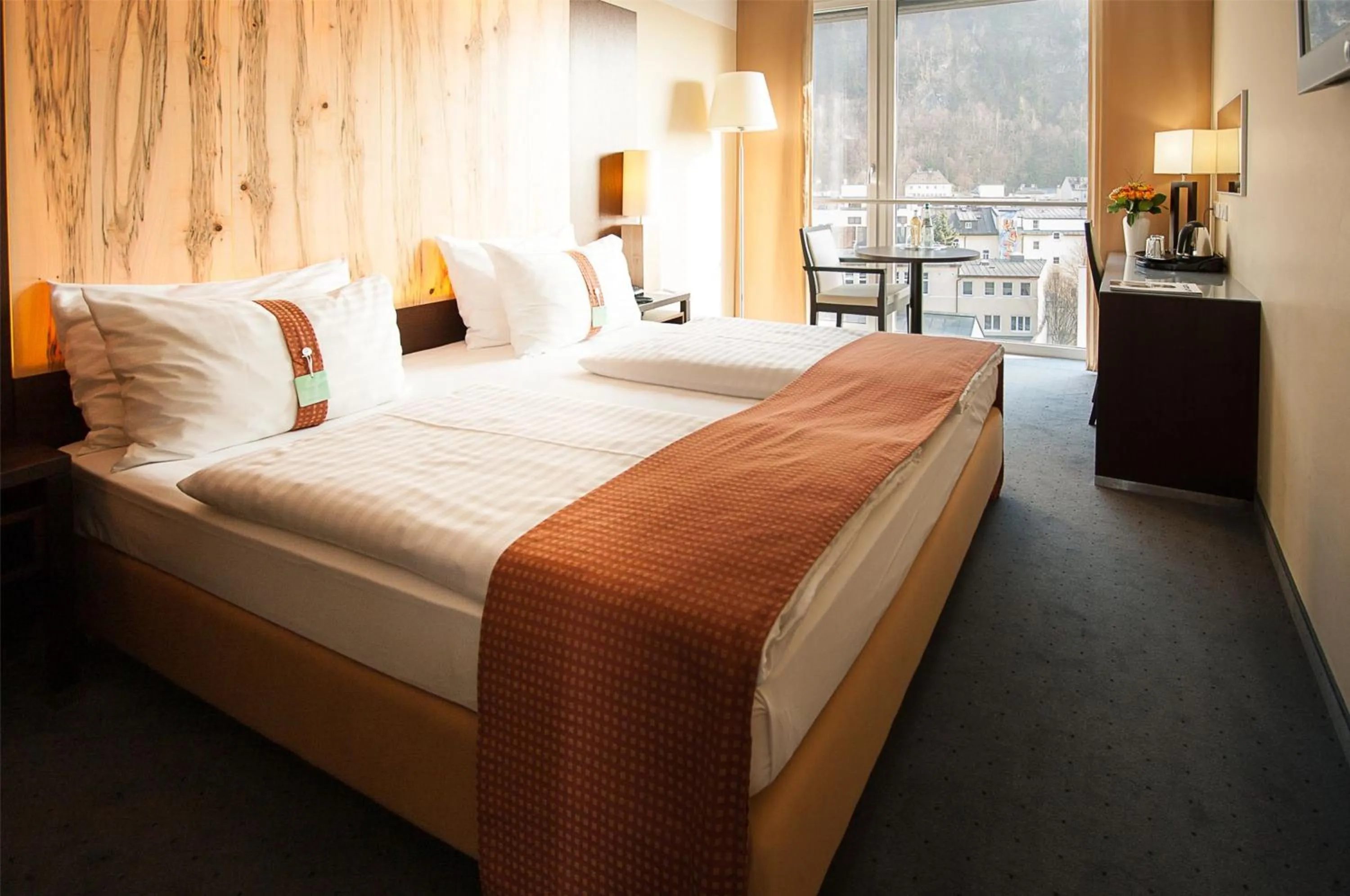 Photo of the whole room, Bed in Holiday Inn - Salzburg City by IHG
