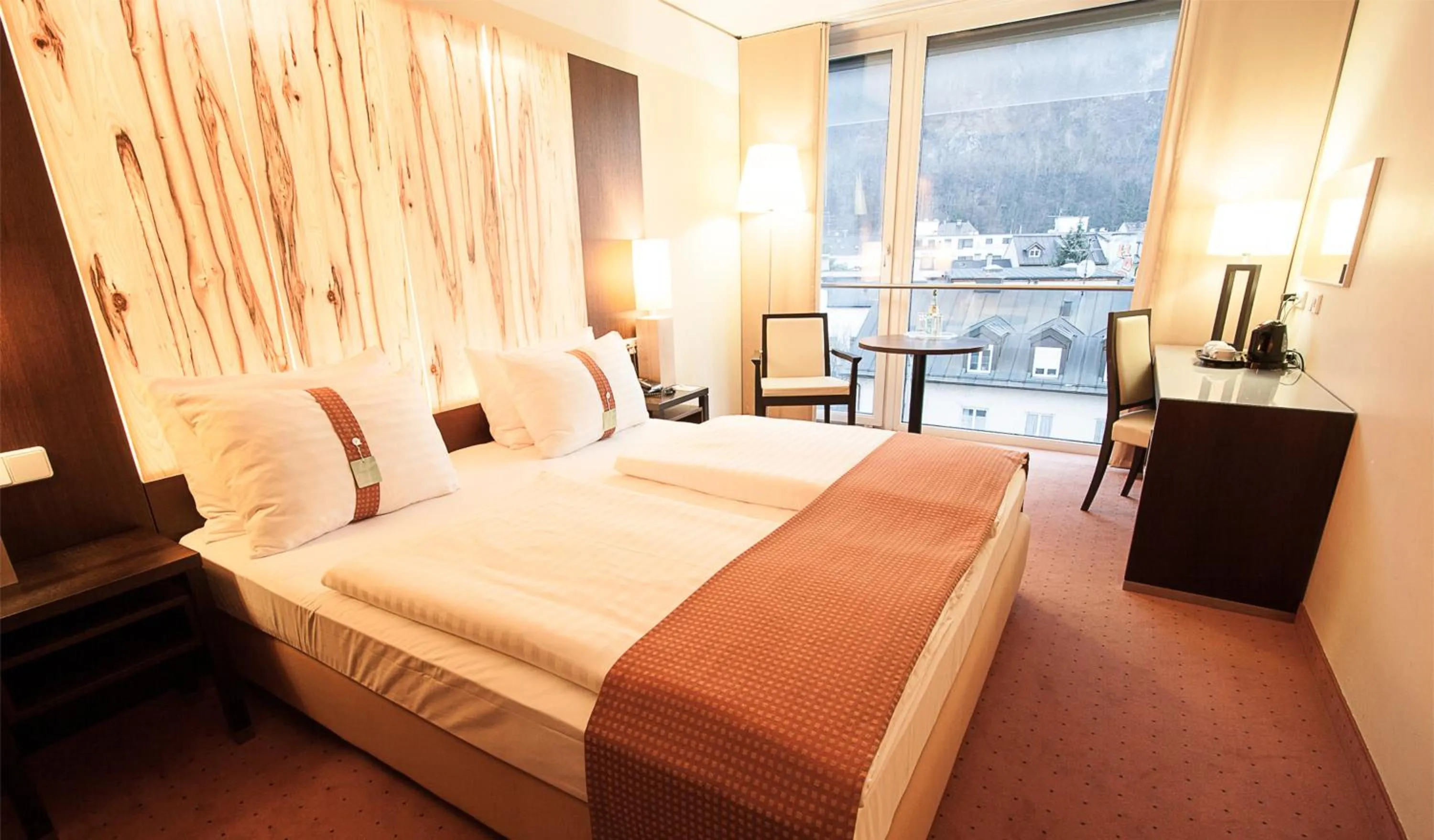 Photo of the whole room, Bed in Holiday Inn - Salzburg City by IHG