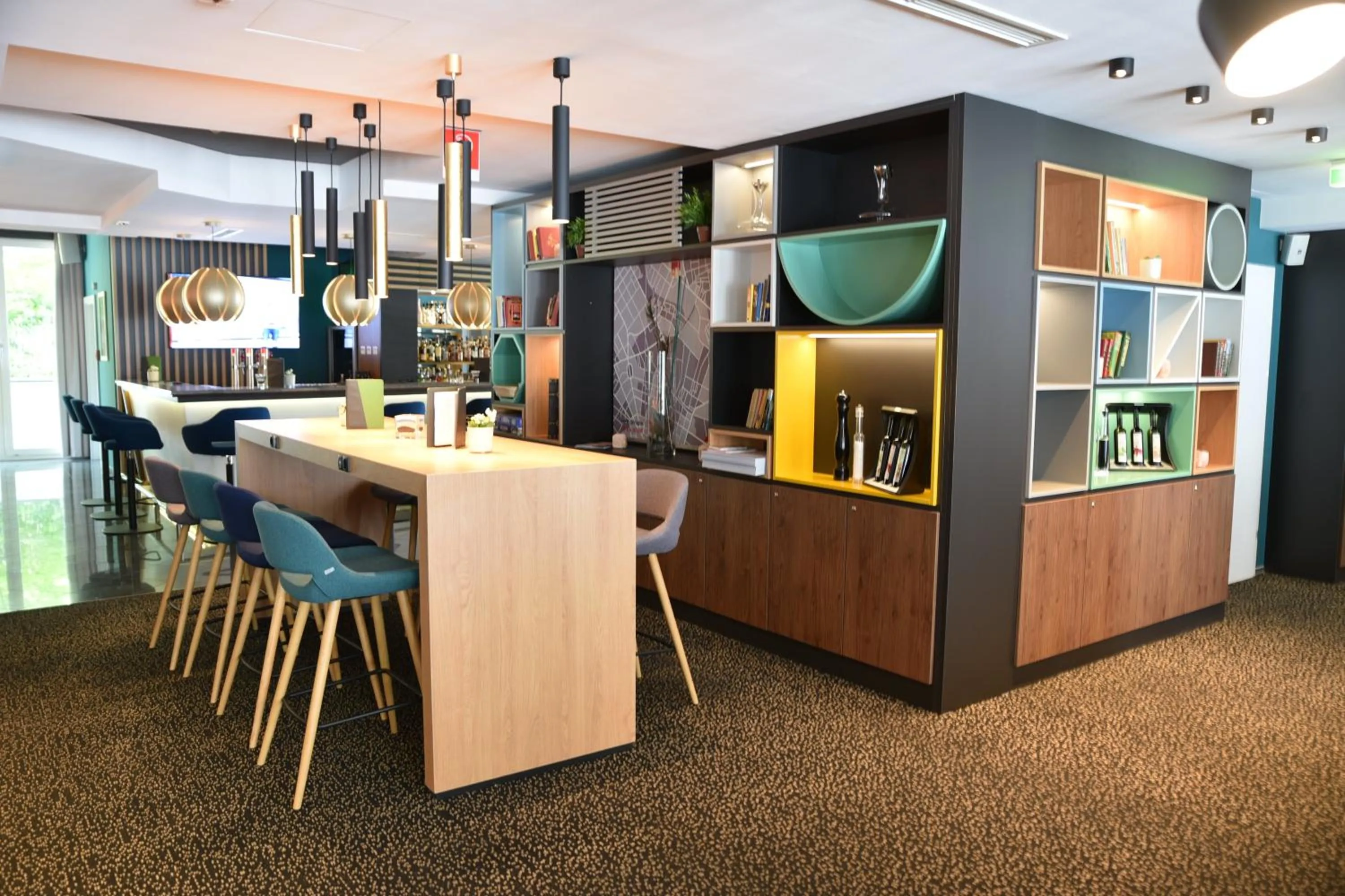 Lounge or bar in Holiday Inn - Salzburg City by IHG