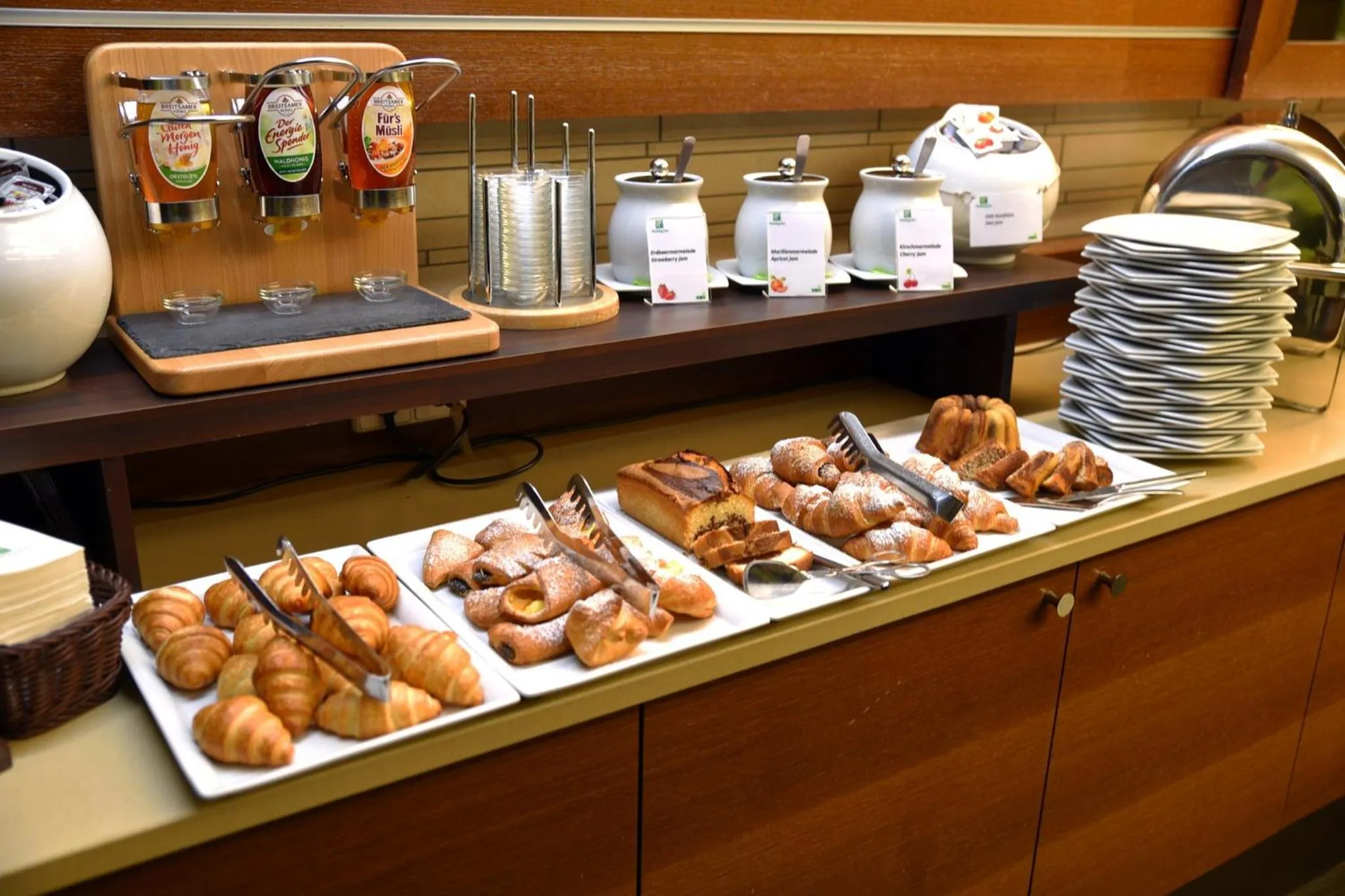 Breakfast in Holiday Inn - Salzburg City by IHG