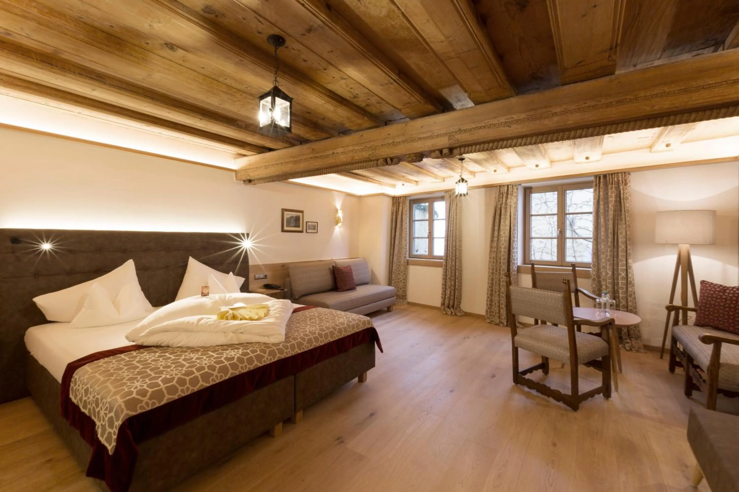 Photo of the whole room, Bed in Romantik Hotel Im Weissen Rössl am Wolfgangsee