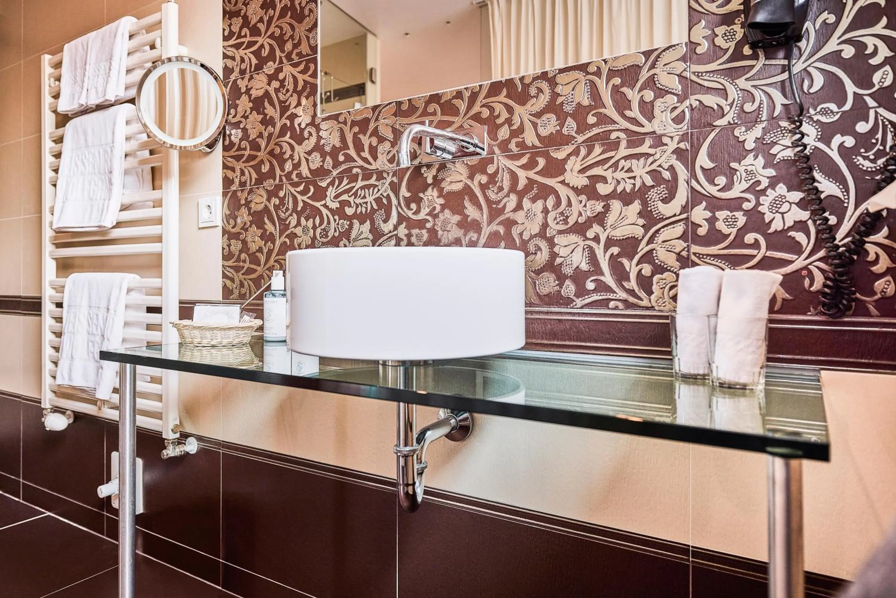 Bathroom in Romantik Hotel Im Weissen Rössl am Wolfgangsee