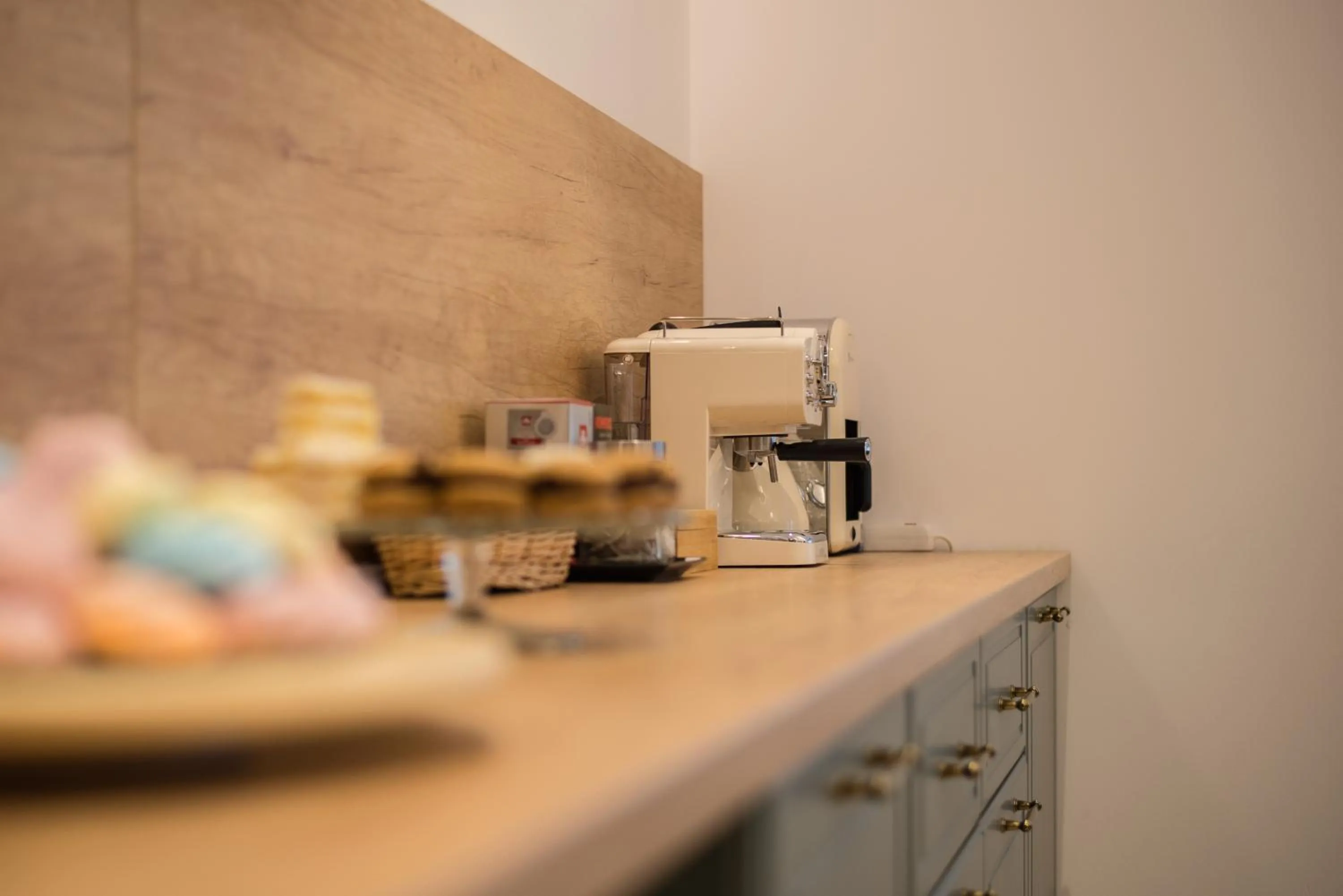 Communal lounge/ TV room in Boga Rooms