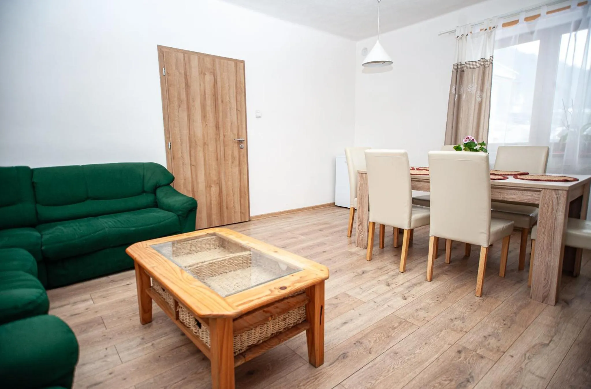 Hostinec pod úbočou