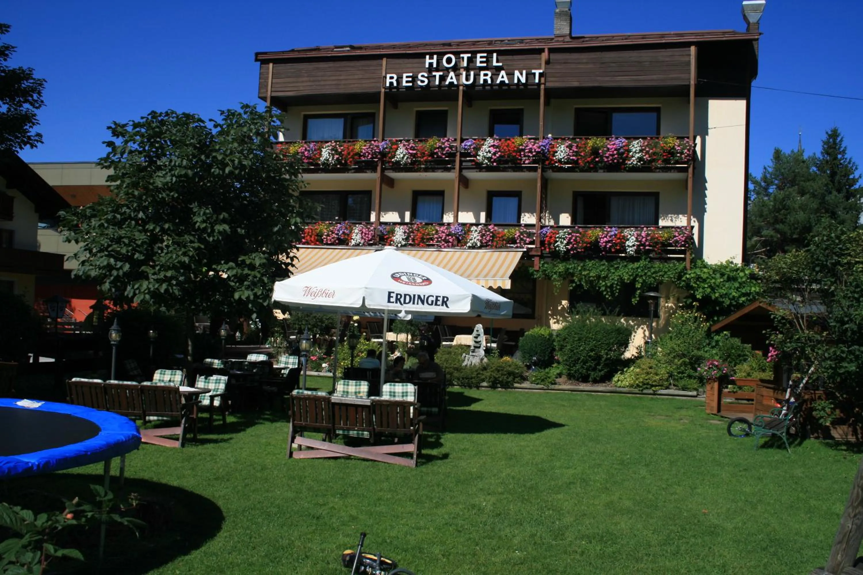 Facade/entrance in das Christophorus