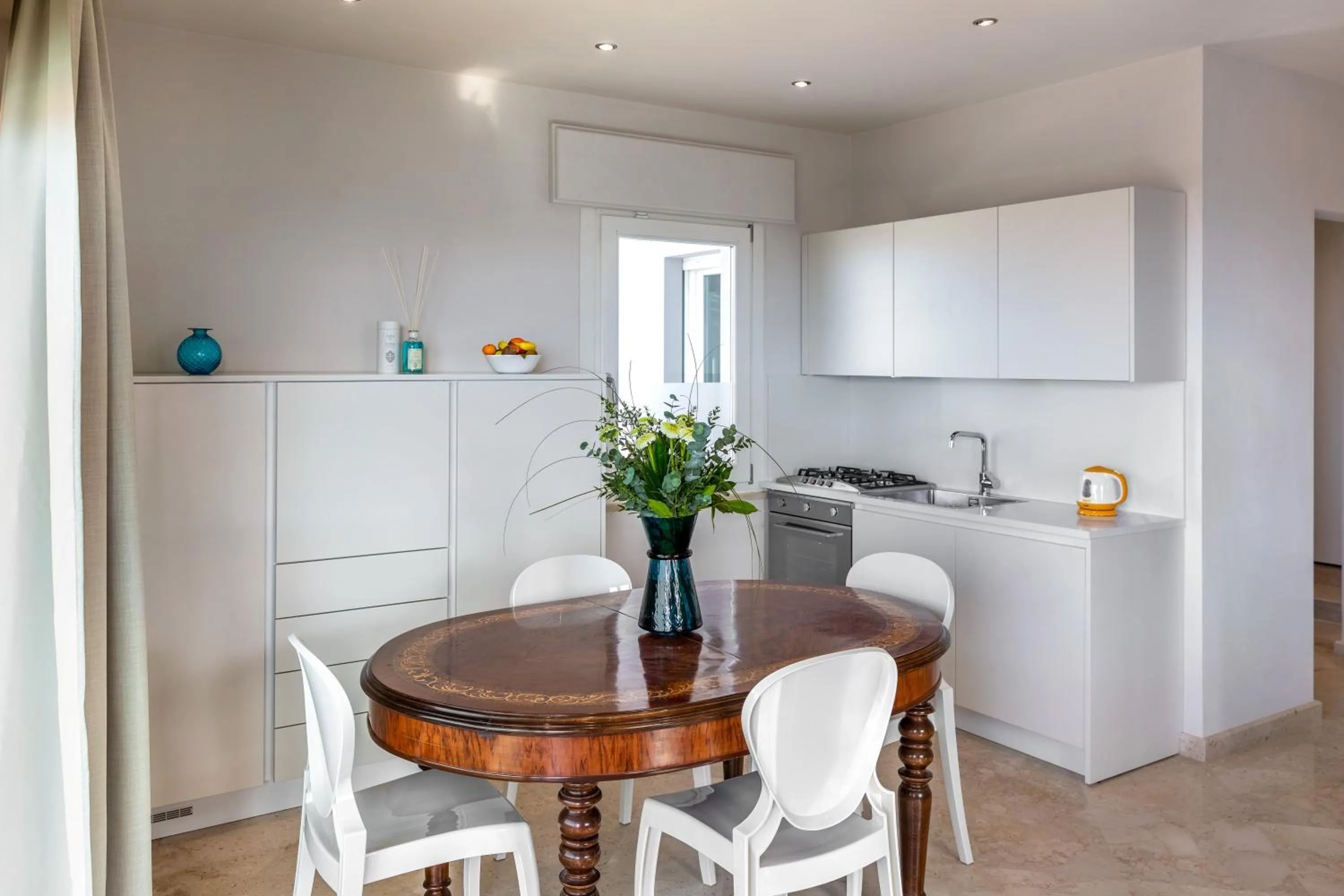 Kitchen or kitchenette in Viareggio Suite - Sea view apartment