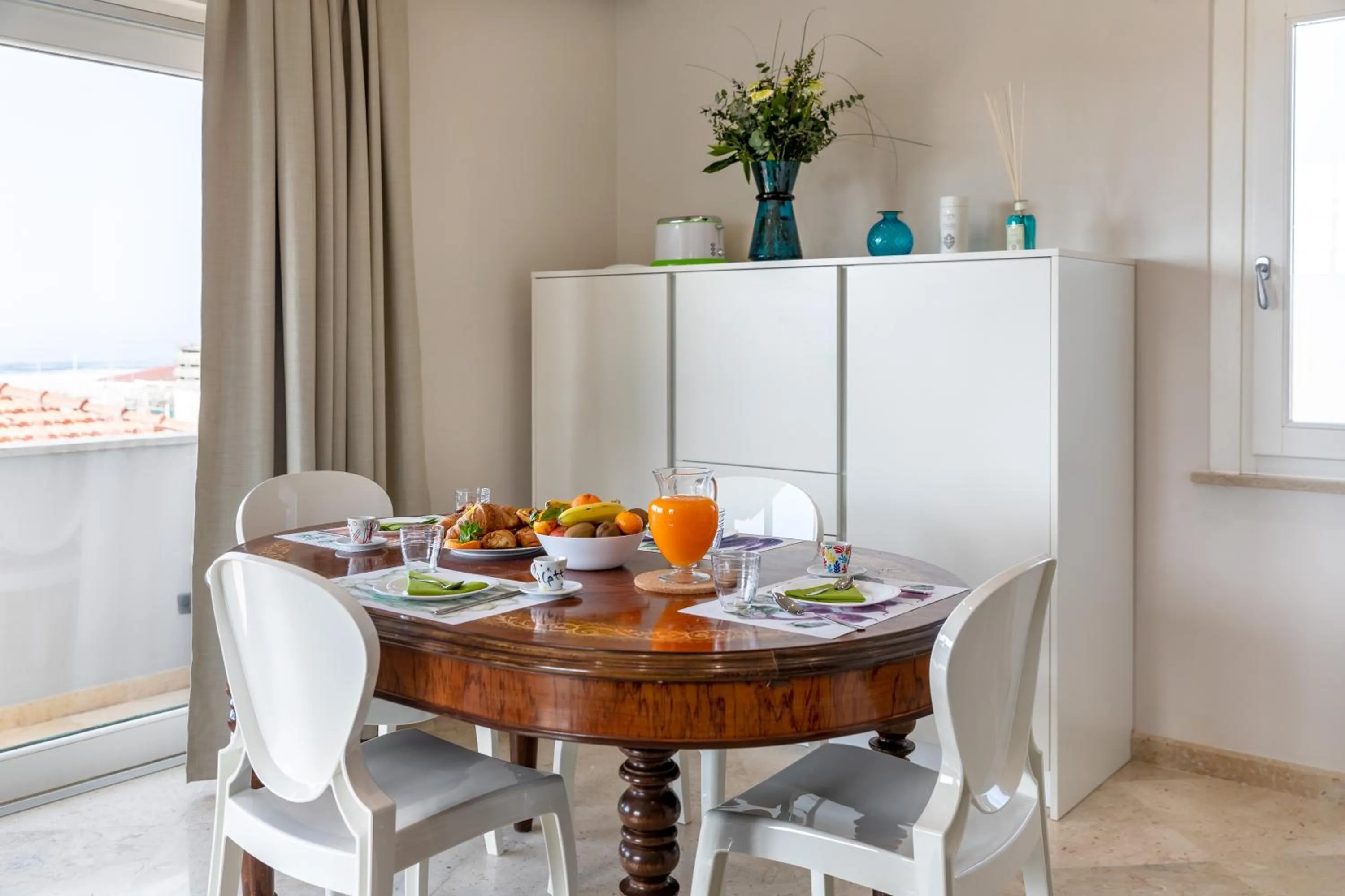 Kitchen or kitchenette in Viareggio Suite - Sea view apartment