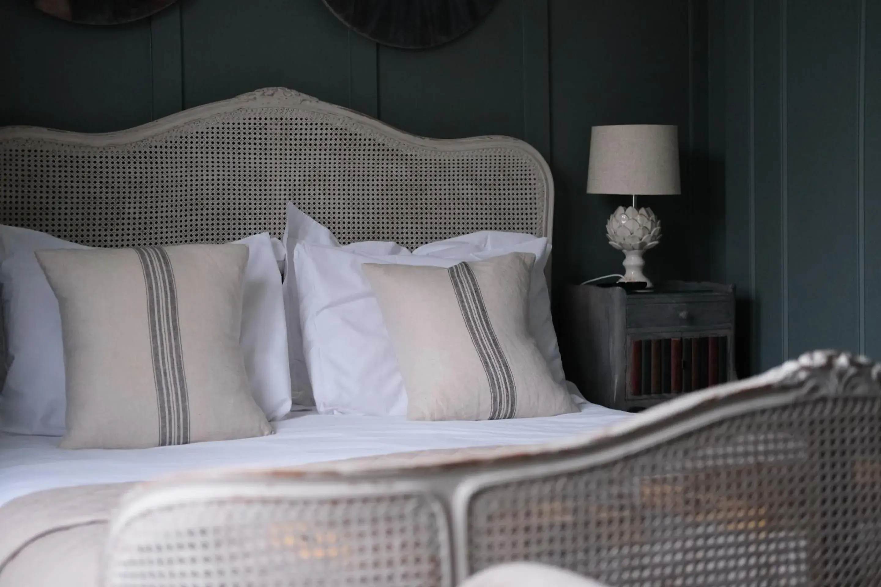 Deluxe Double Room with Shower in The Crown Inn Dial Post Deluxe Double Room with Shower in The Crown Inn Dial Post