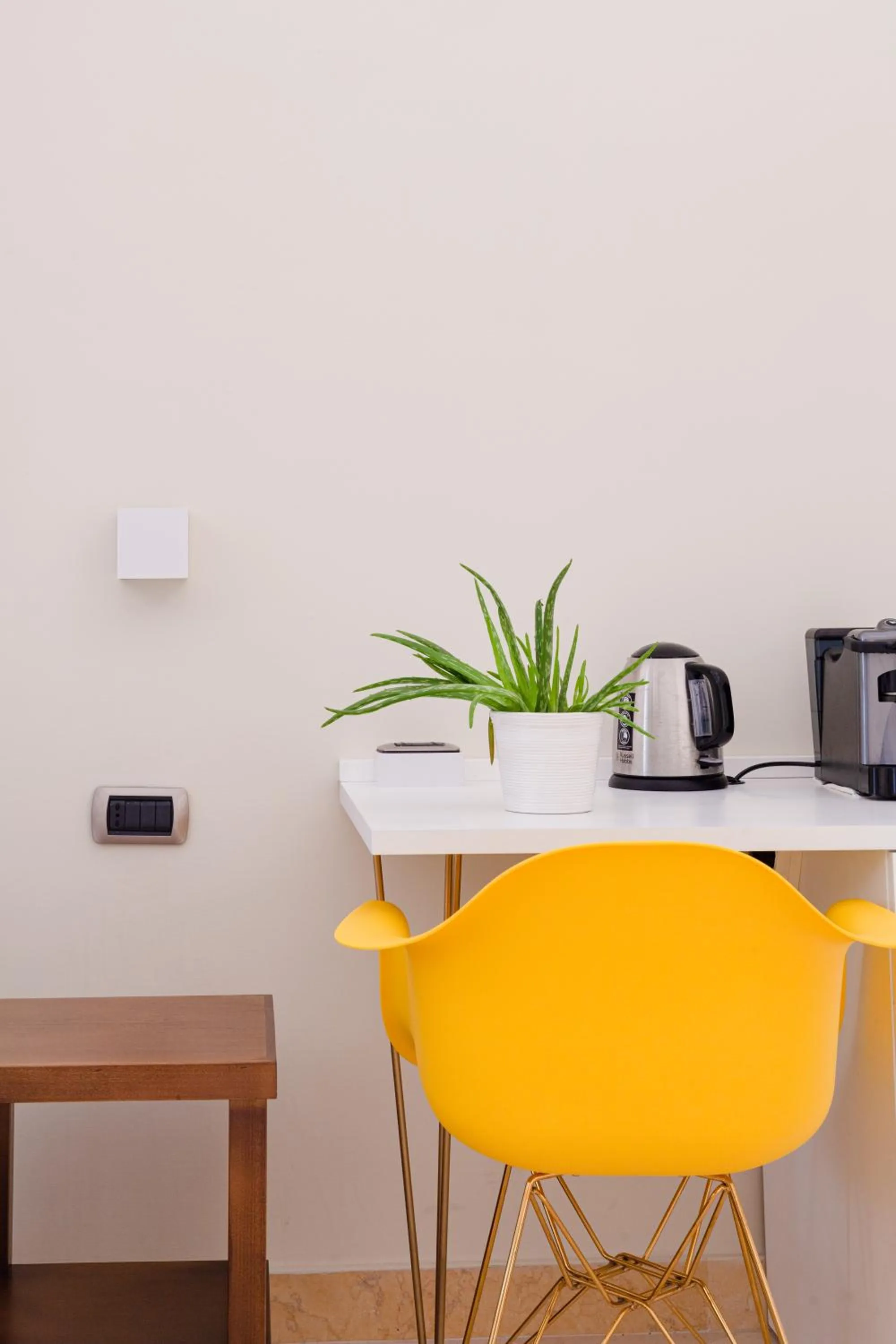 Coffee/tea facilities in Pompei Plaza