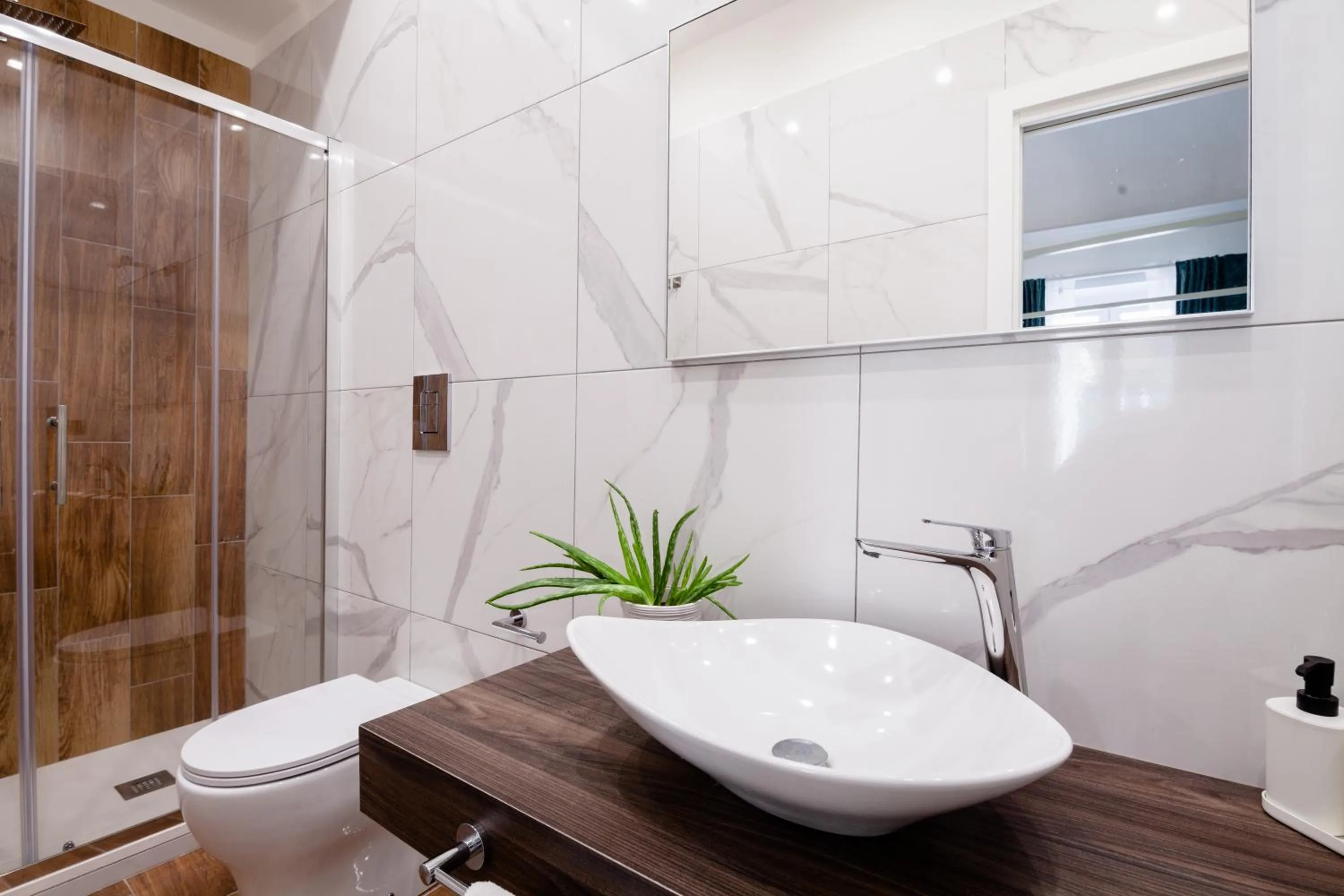 Bathroom in Pompei Plaza