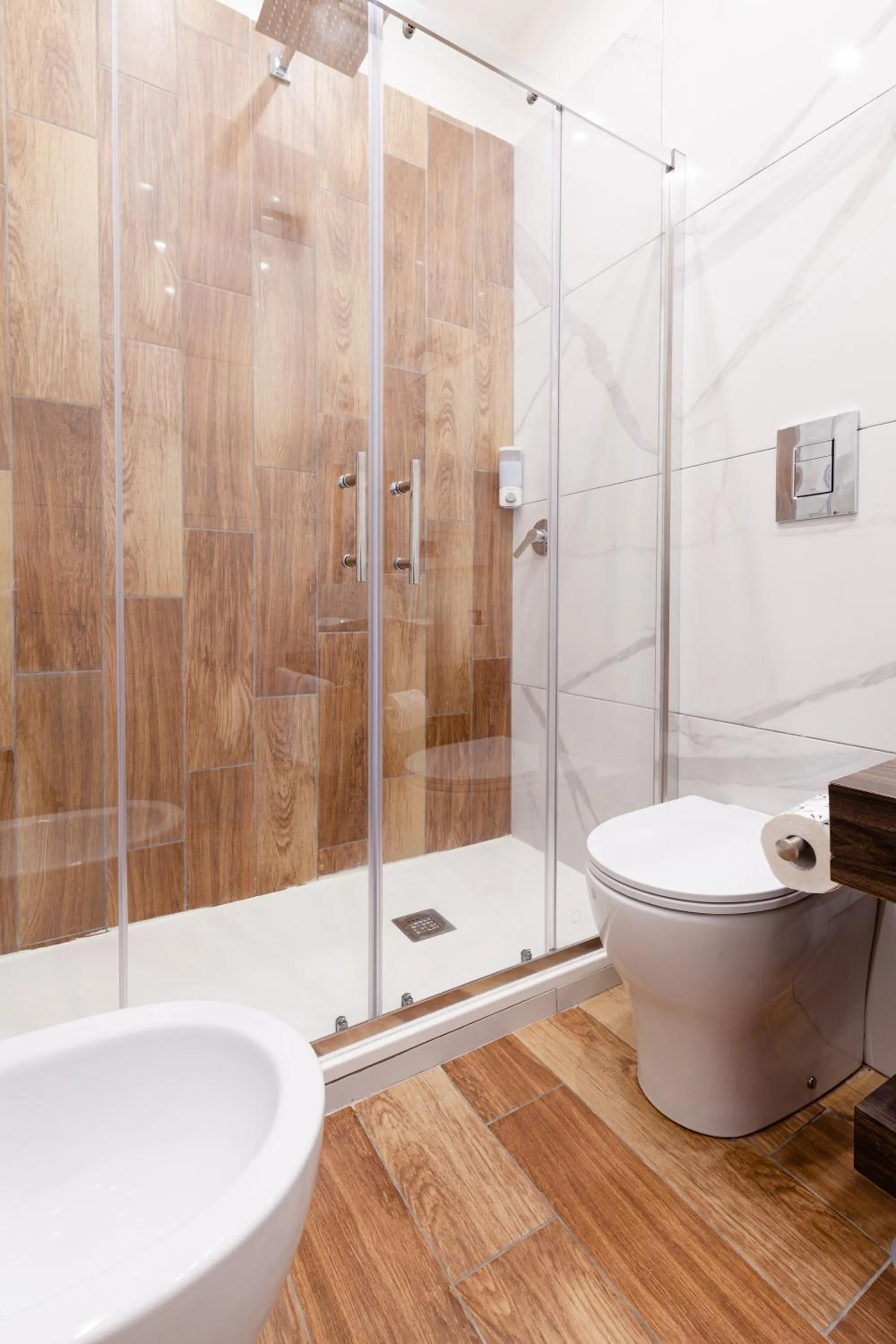 Bathroom in Pompei Plaza