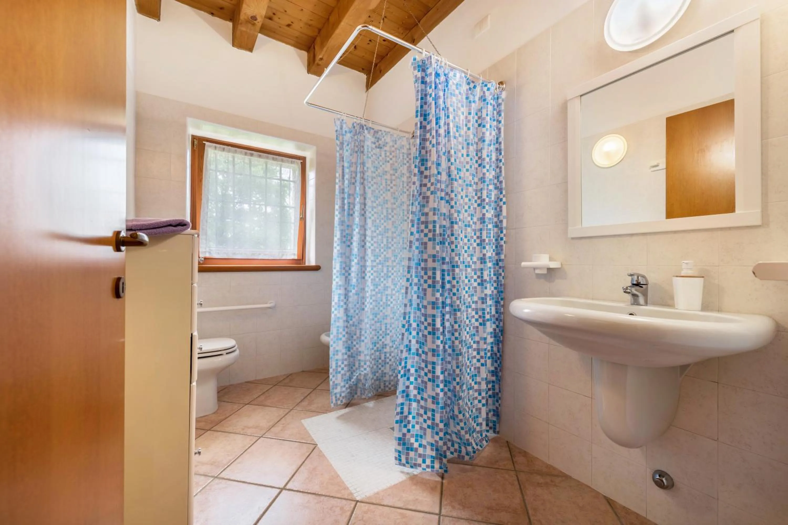 Bathroom in AGRITURISMO COLOMBARE TEBOI