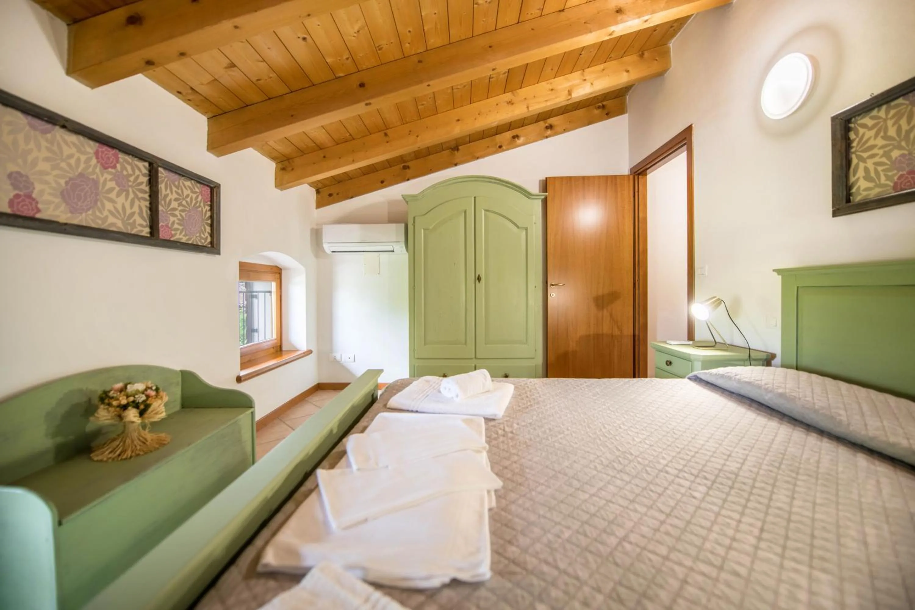 Bedroom, Bed in AGRITURISMO COLOMBARE TEBOI