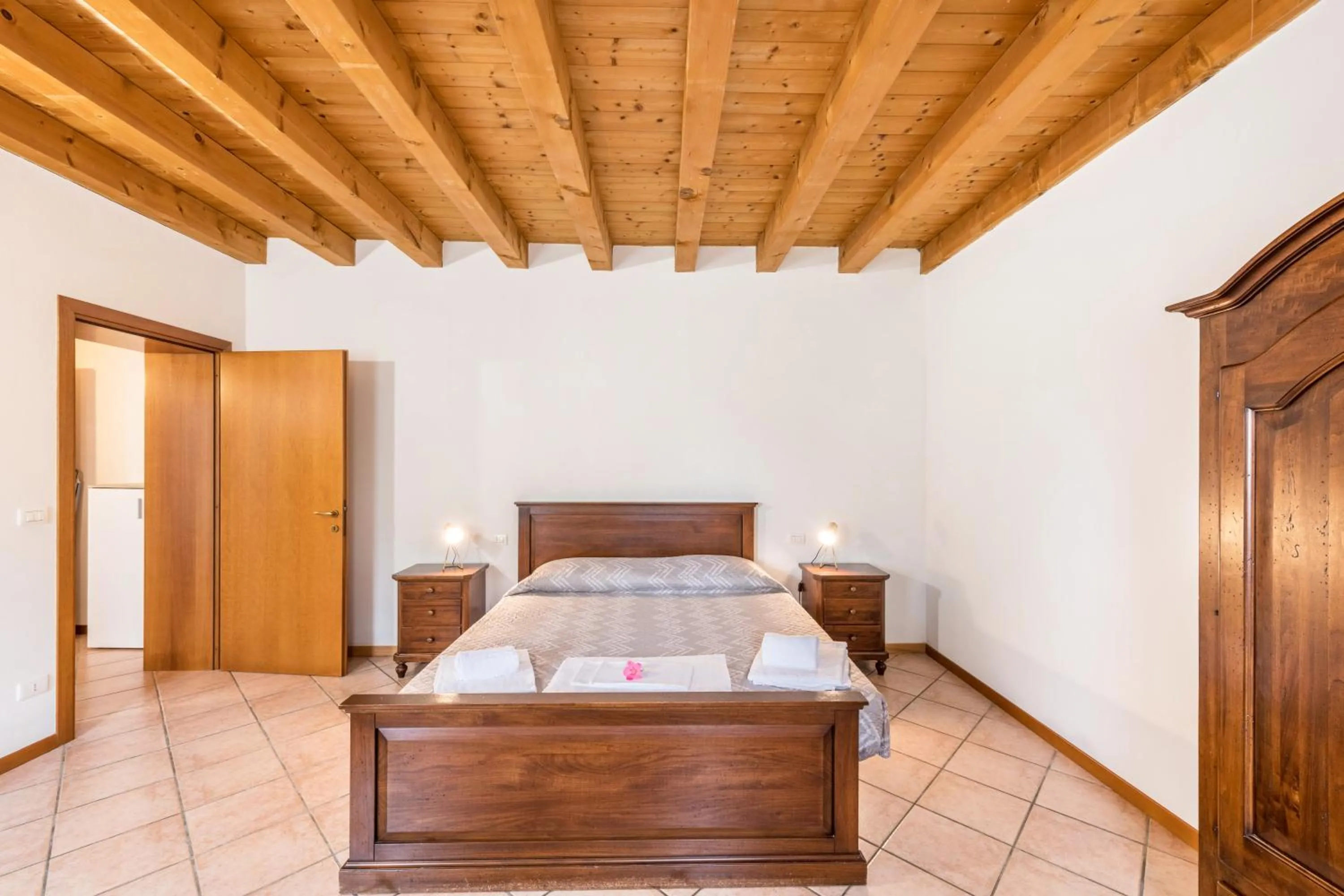 fireplace, Bed in AGRITURISMO COLOMBARE TEBOI