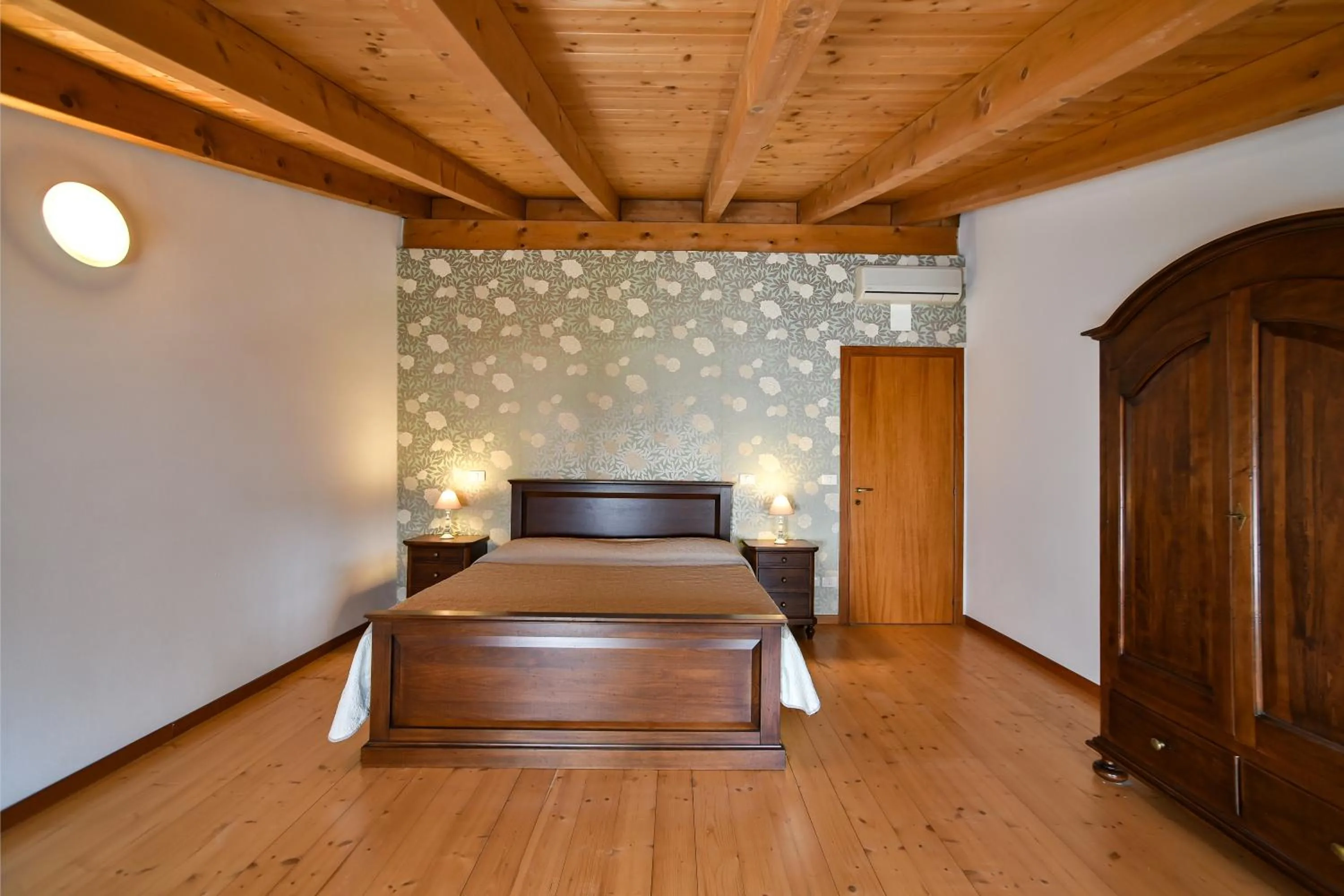 Bedroom, Bed in AGRITURISMO COLOMBARE TEBOI
