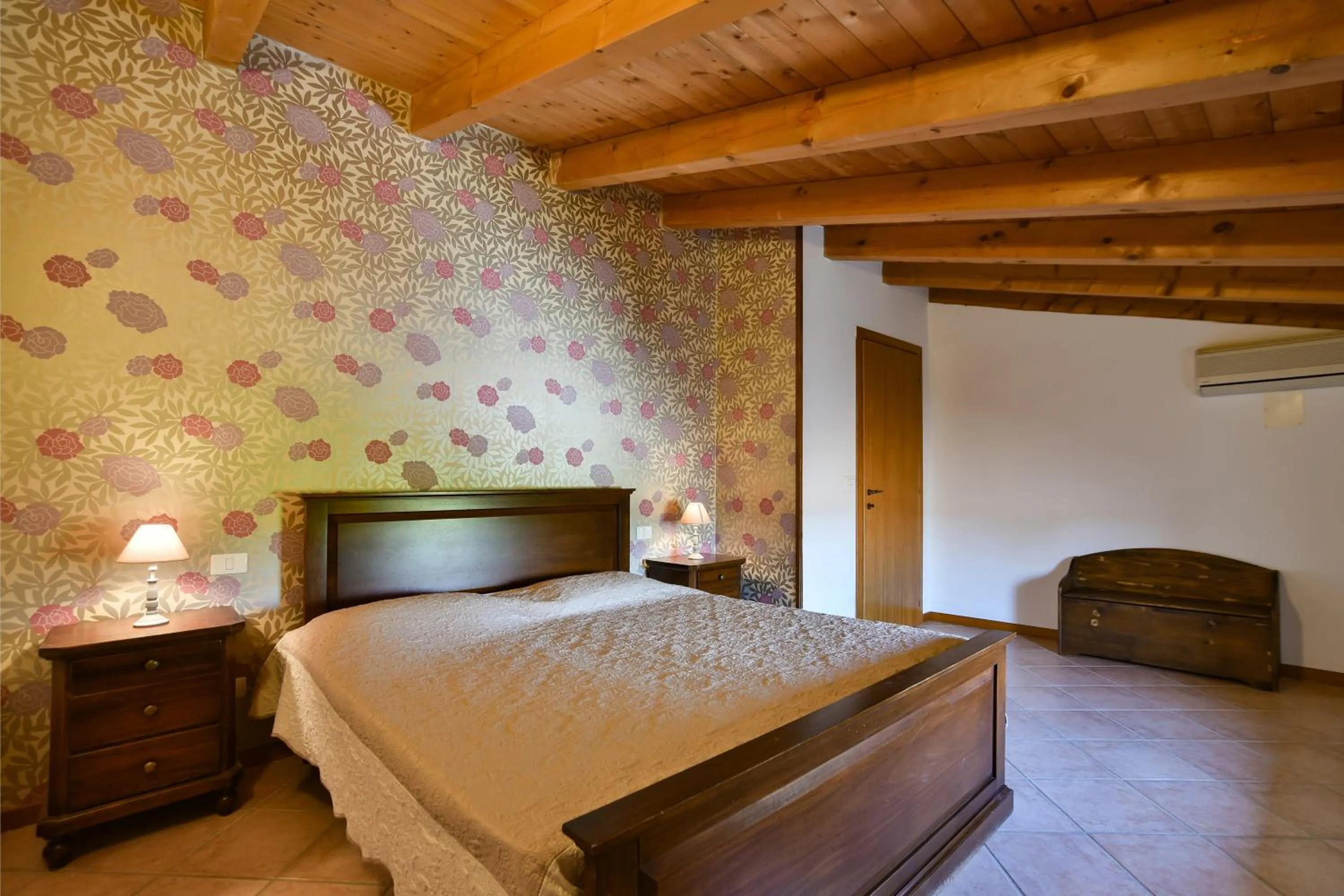 Bedroom, Bed in AGRITURISMO COLOMBARE TEBOI