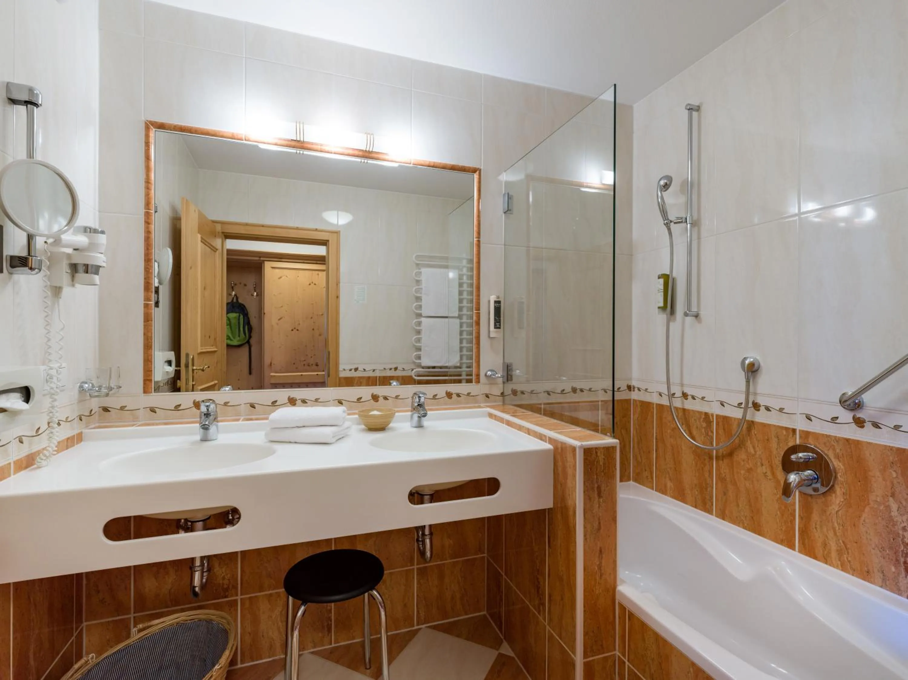 Shower in Hotel Alpenpanorama