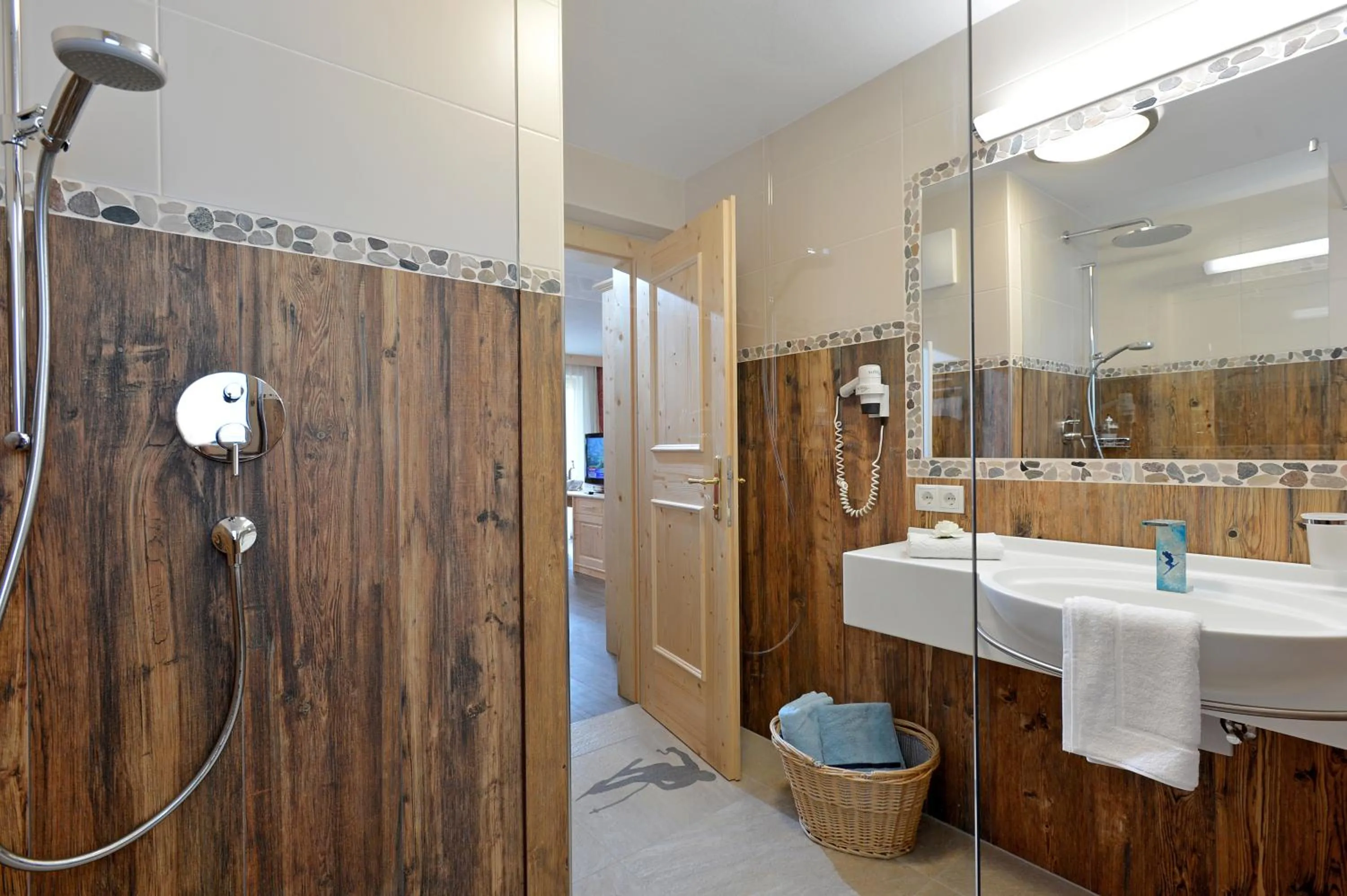 Shower in Hotel Alpenpanorama