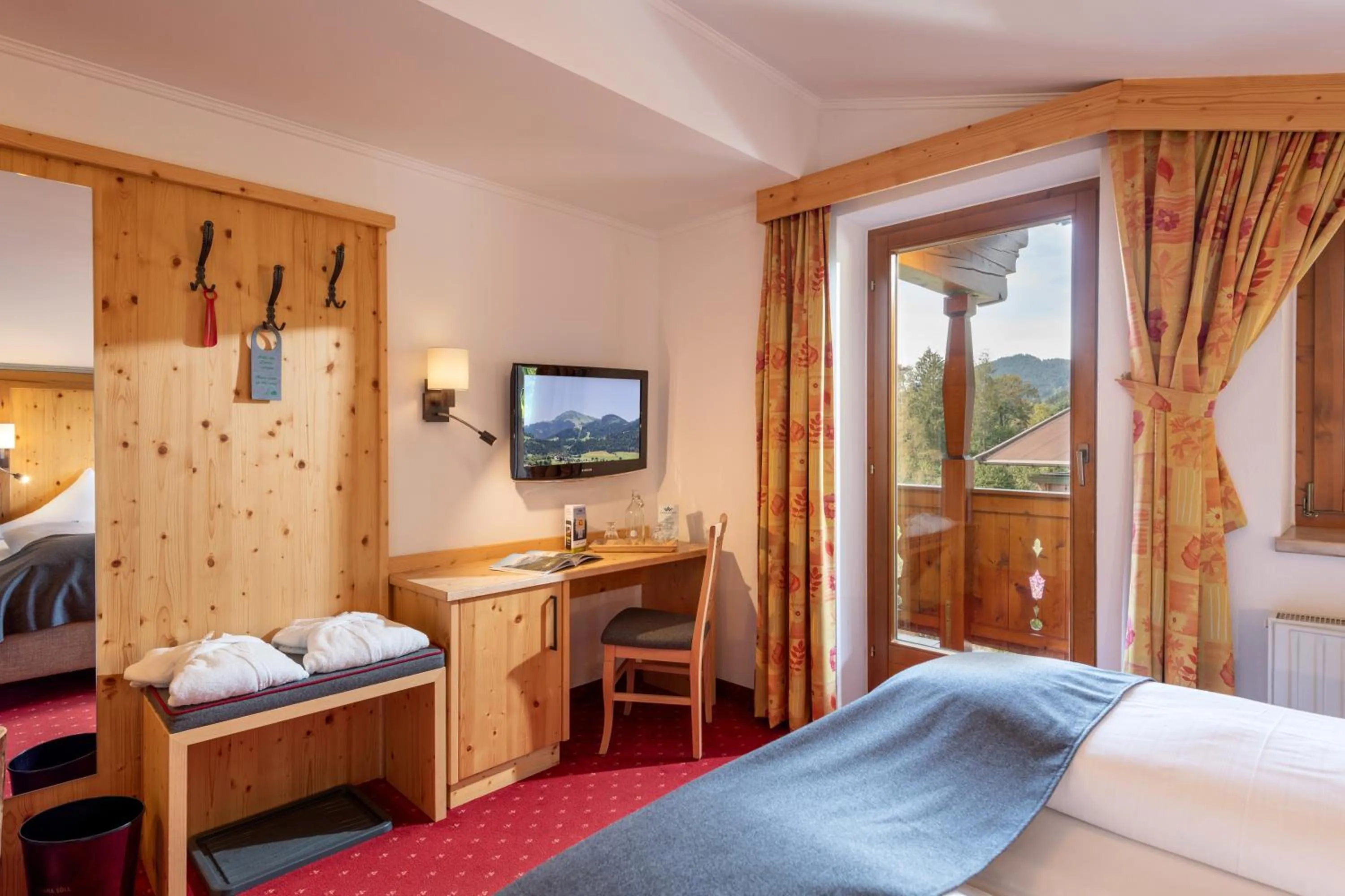 View (from property/room), Bed in Hotel Alpenpanorama