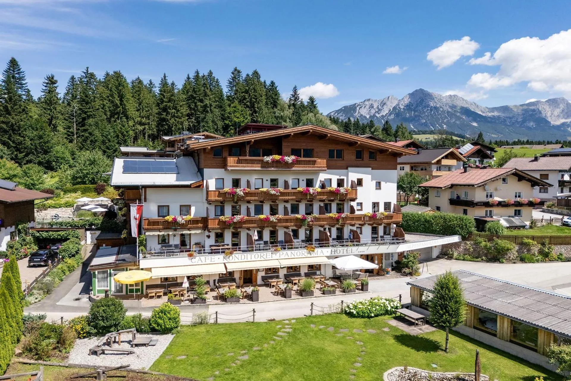 Property building in Hotel Alpenpanorama