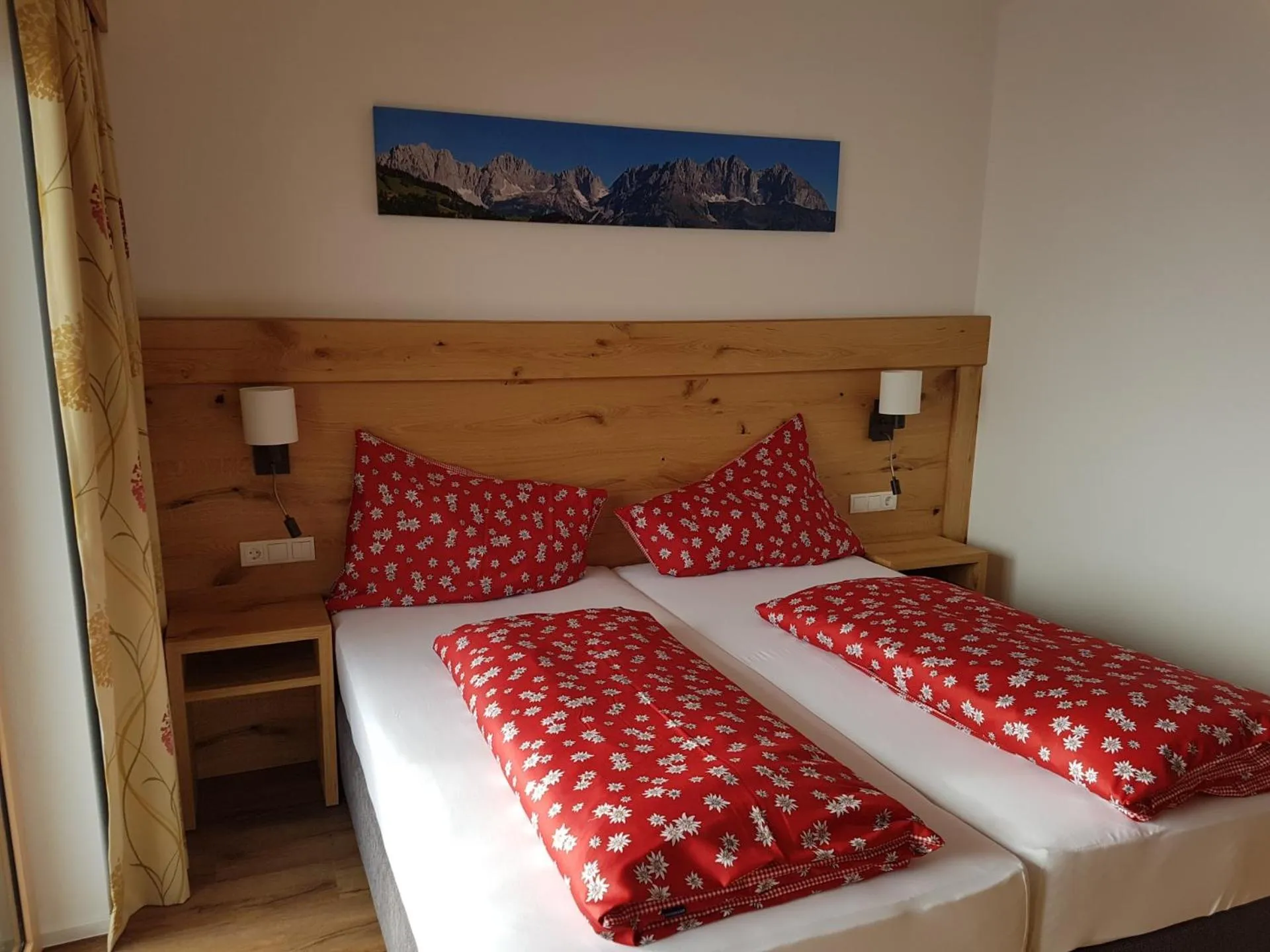 Bed in Hotel Alpenpanorama
