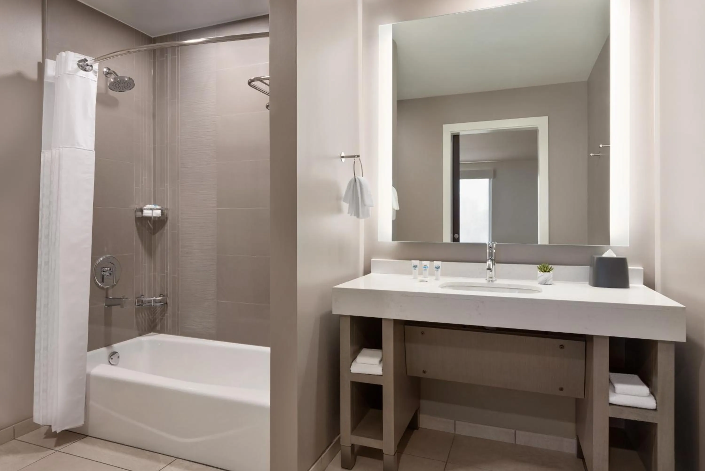 Bathroom in Hyatt House Atlanta Perimeter Center
