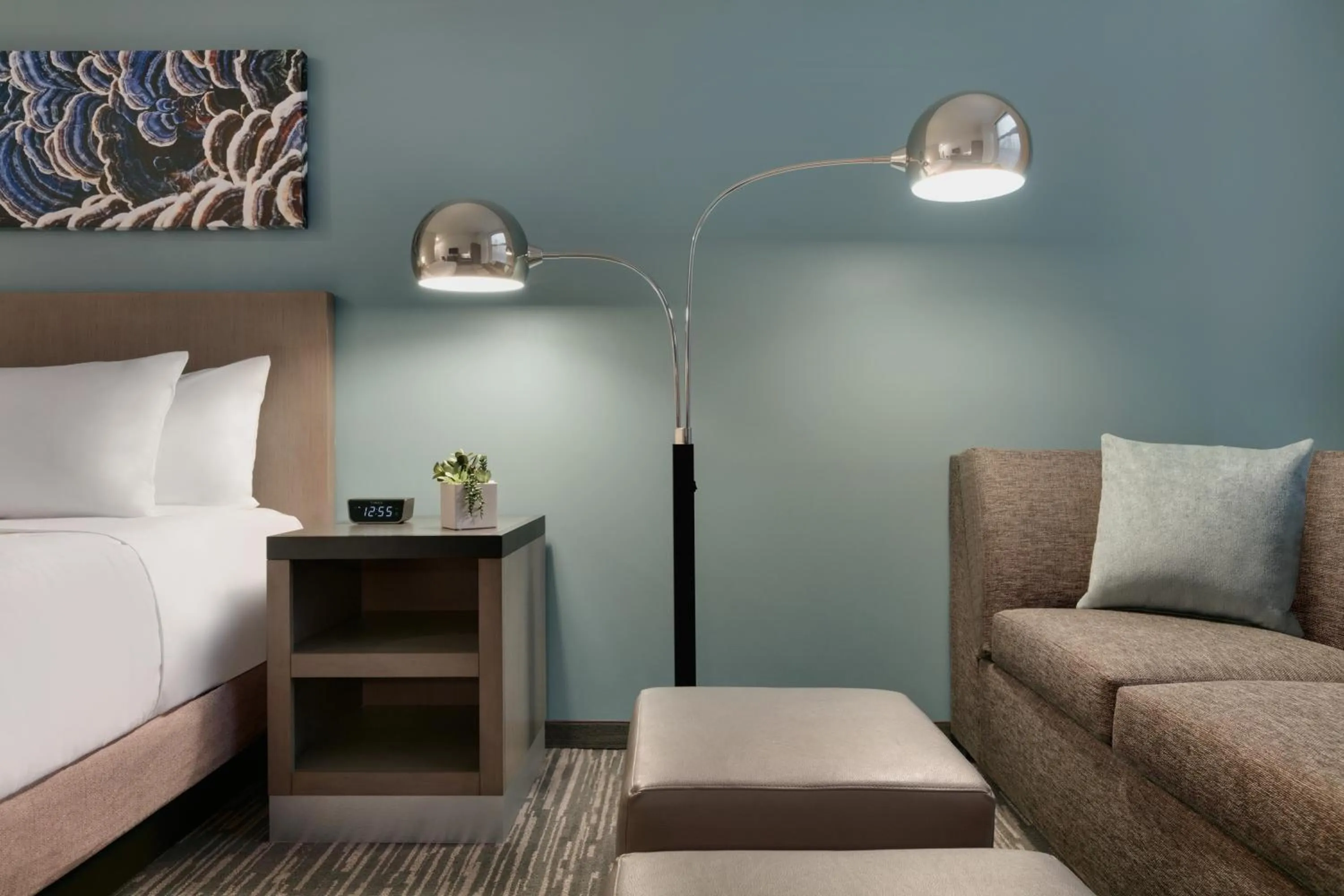 Seating area, Bed in Hyatt House Atlanta Perimeter Center