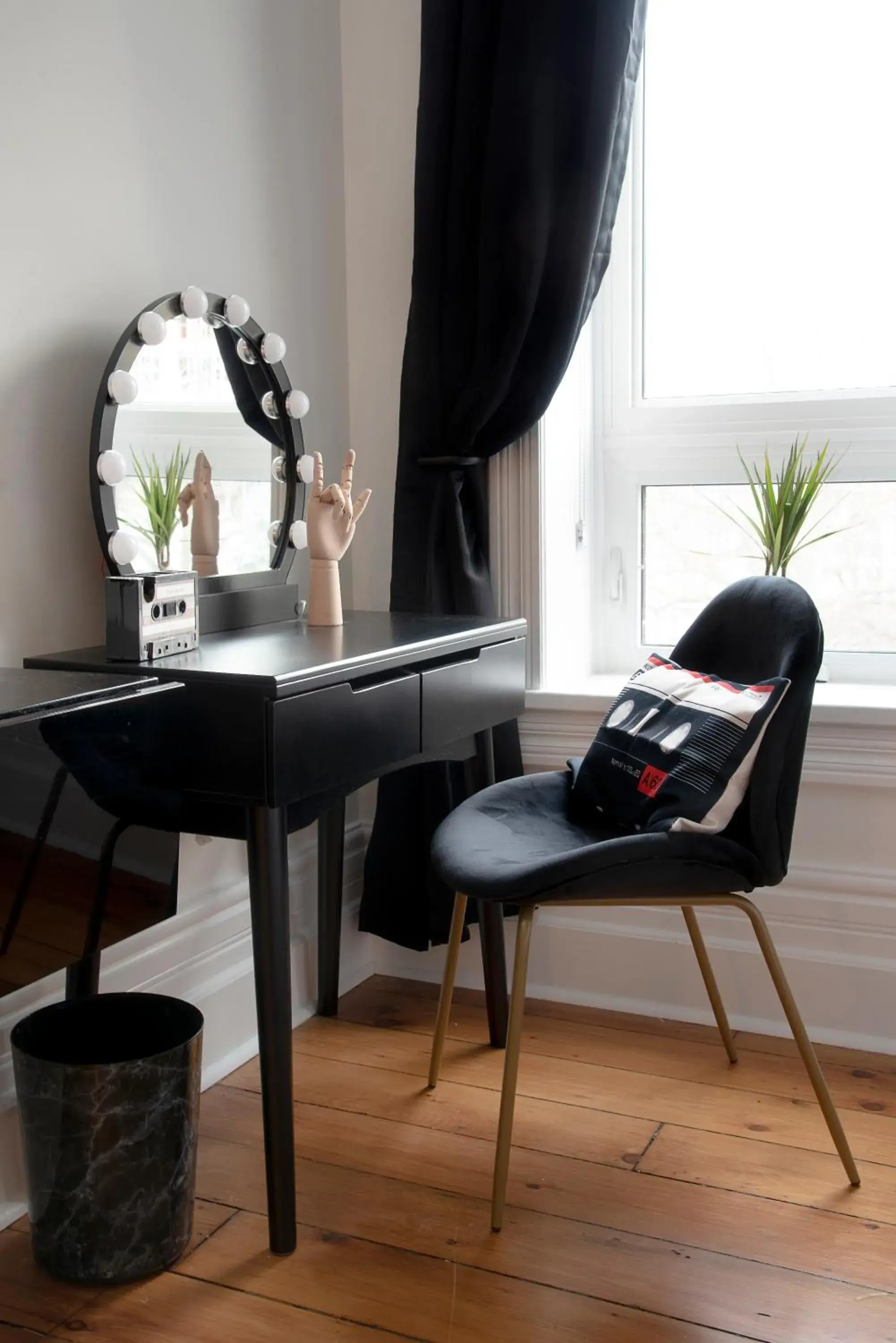 King Room with Lake View in The Juniper Inn King Room with Lake View in The Juniper Inn