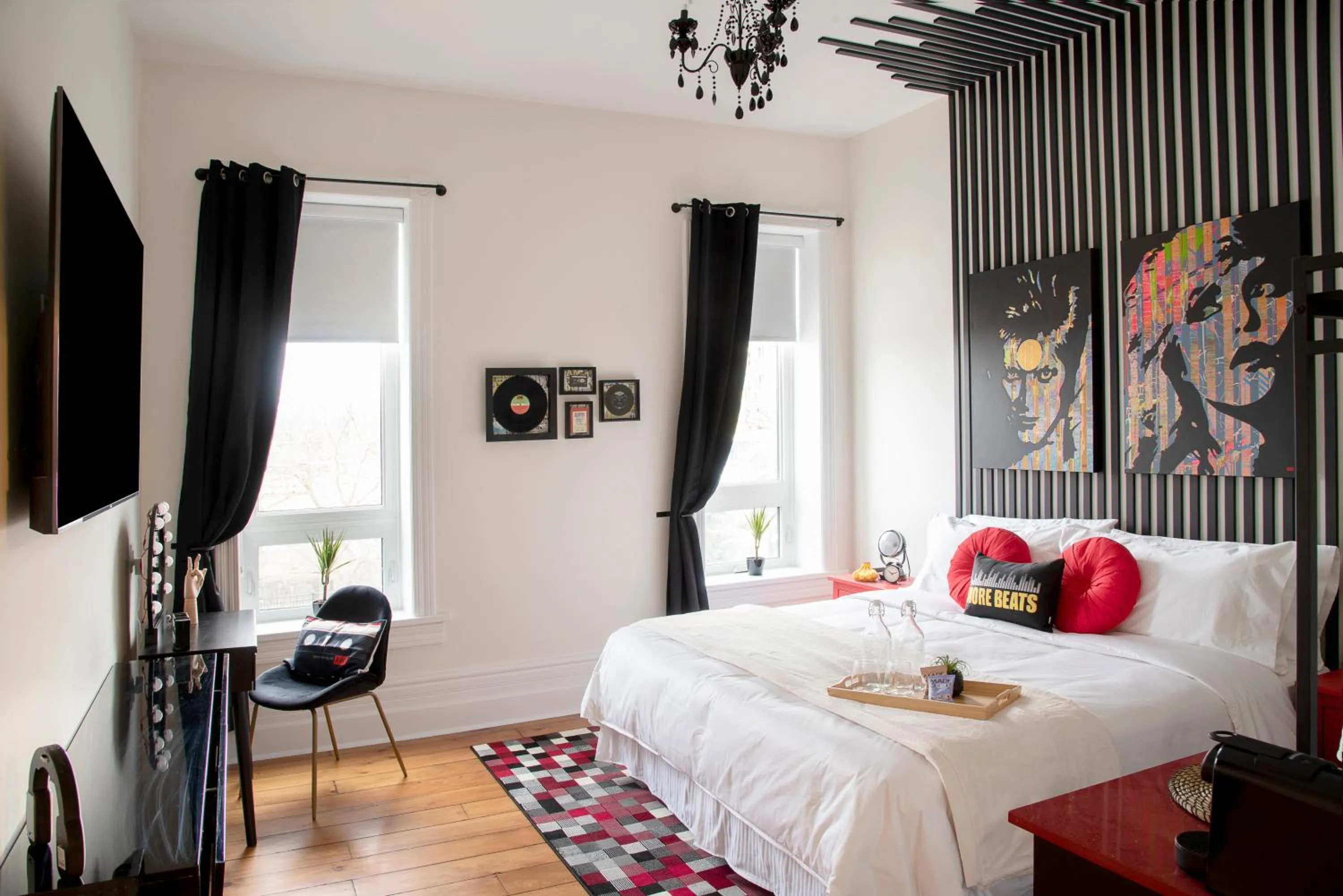 Bed in The Juniper Inn