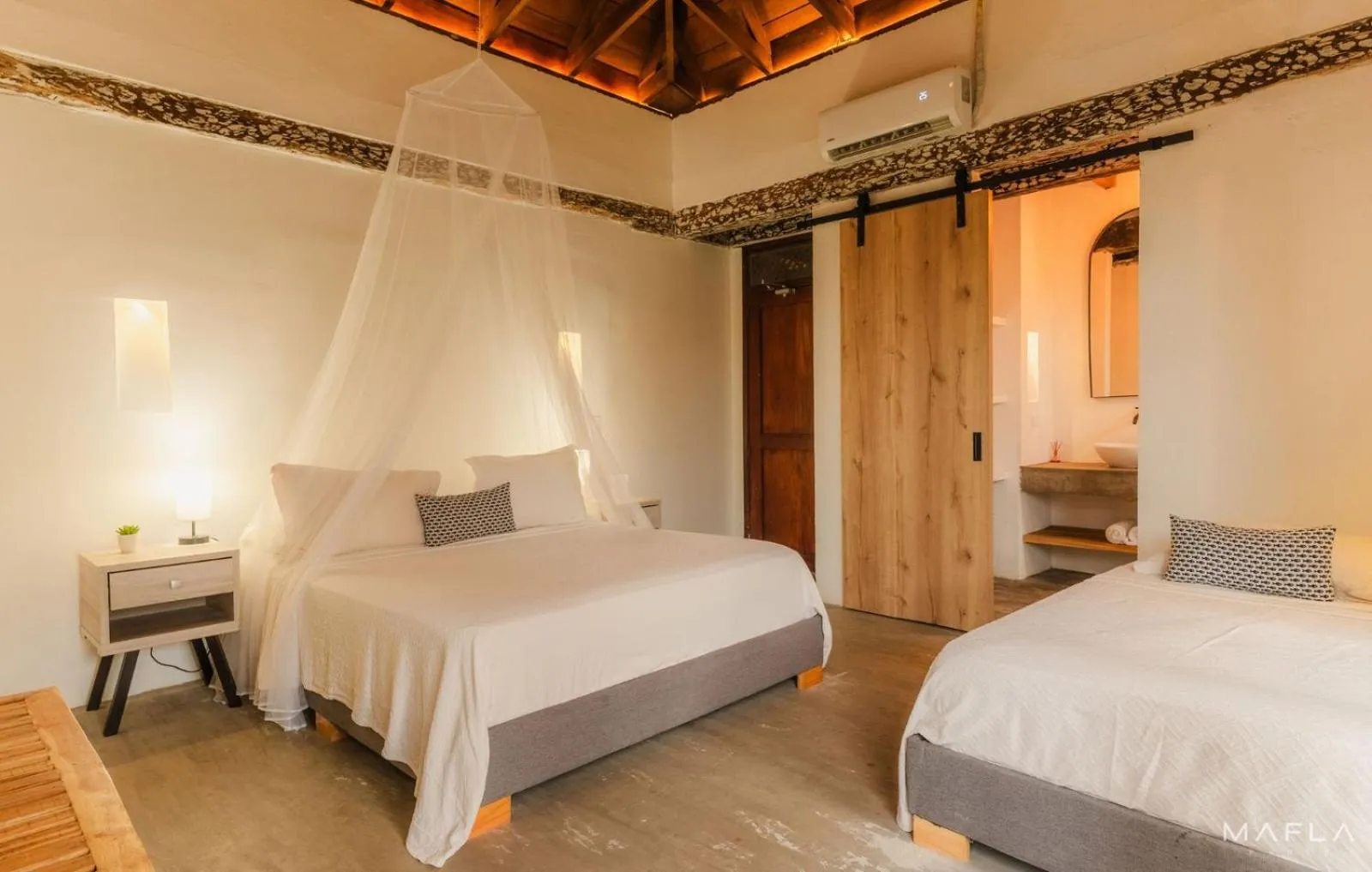 Photo of the whole room, Bed in Rosario EcoHotel - Islas del Rosario