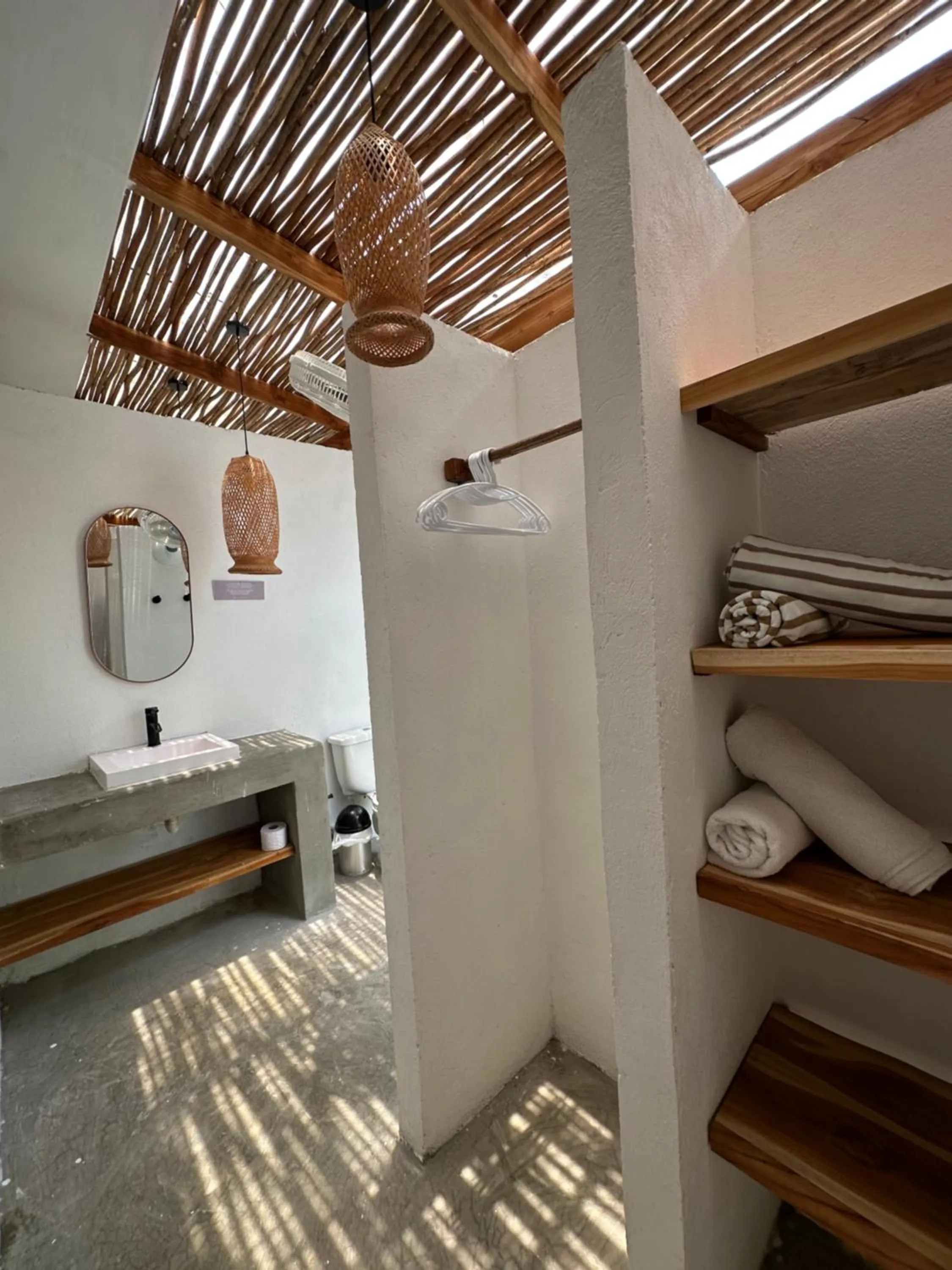 Bathroom, Bed in Rosario EcoHotel - Islas del Rosario