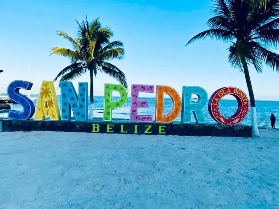 Hotel Coastalbay 2 & Golf Cart Rental