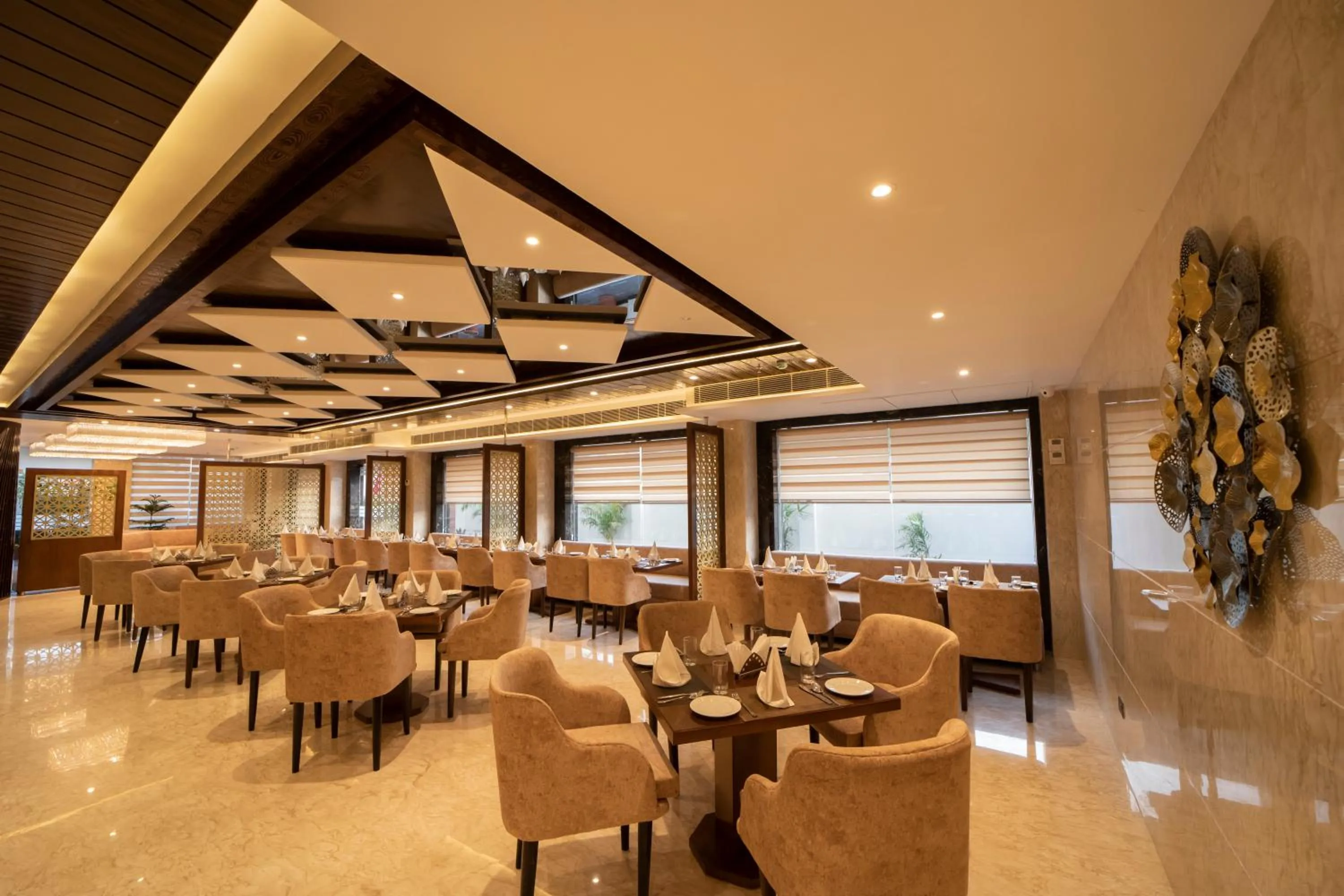 Restaurant/places to eat in Hotel DVIJ INN