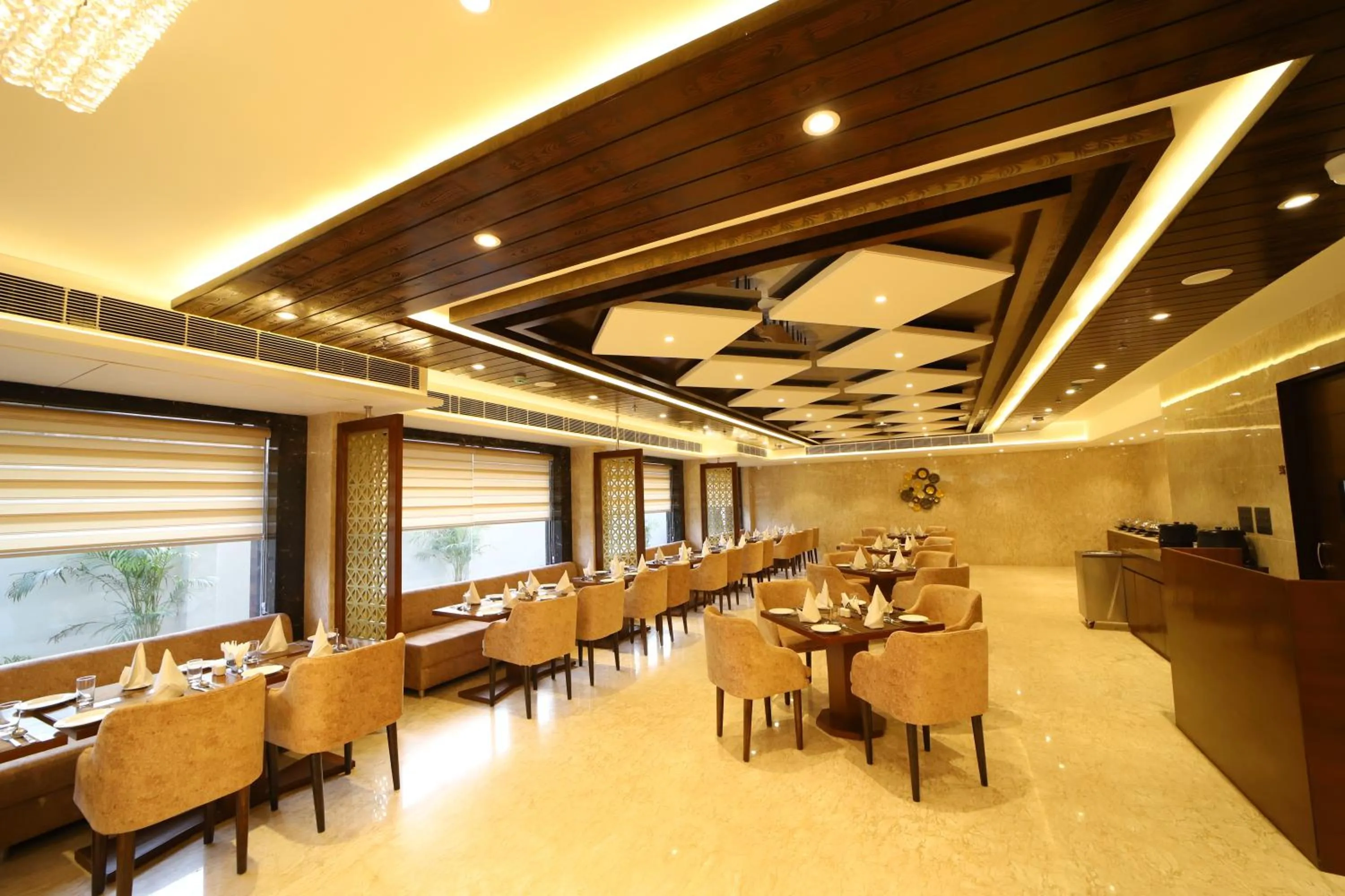 Restaurant/places to eat in Hotel DVIJ INN
