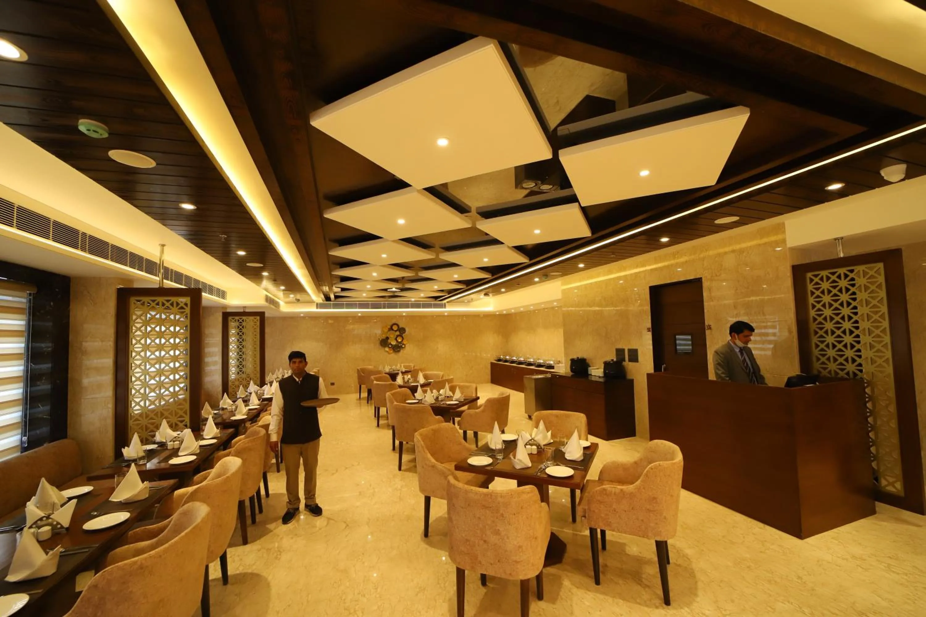 Restaurant/places to eat in Hotel DVIJ INN