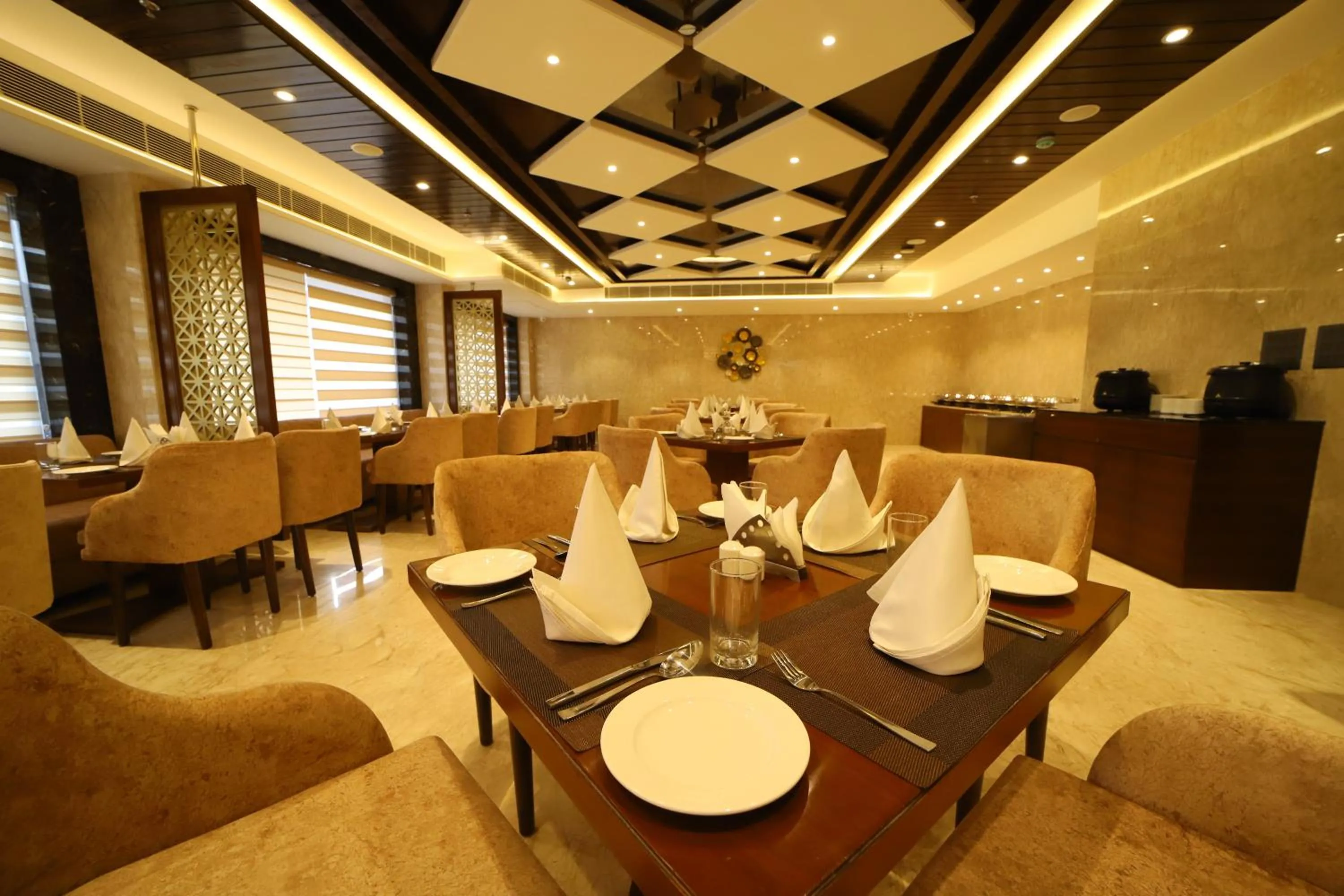 Restaurant/places to eat in Hotel DVIJ INN