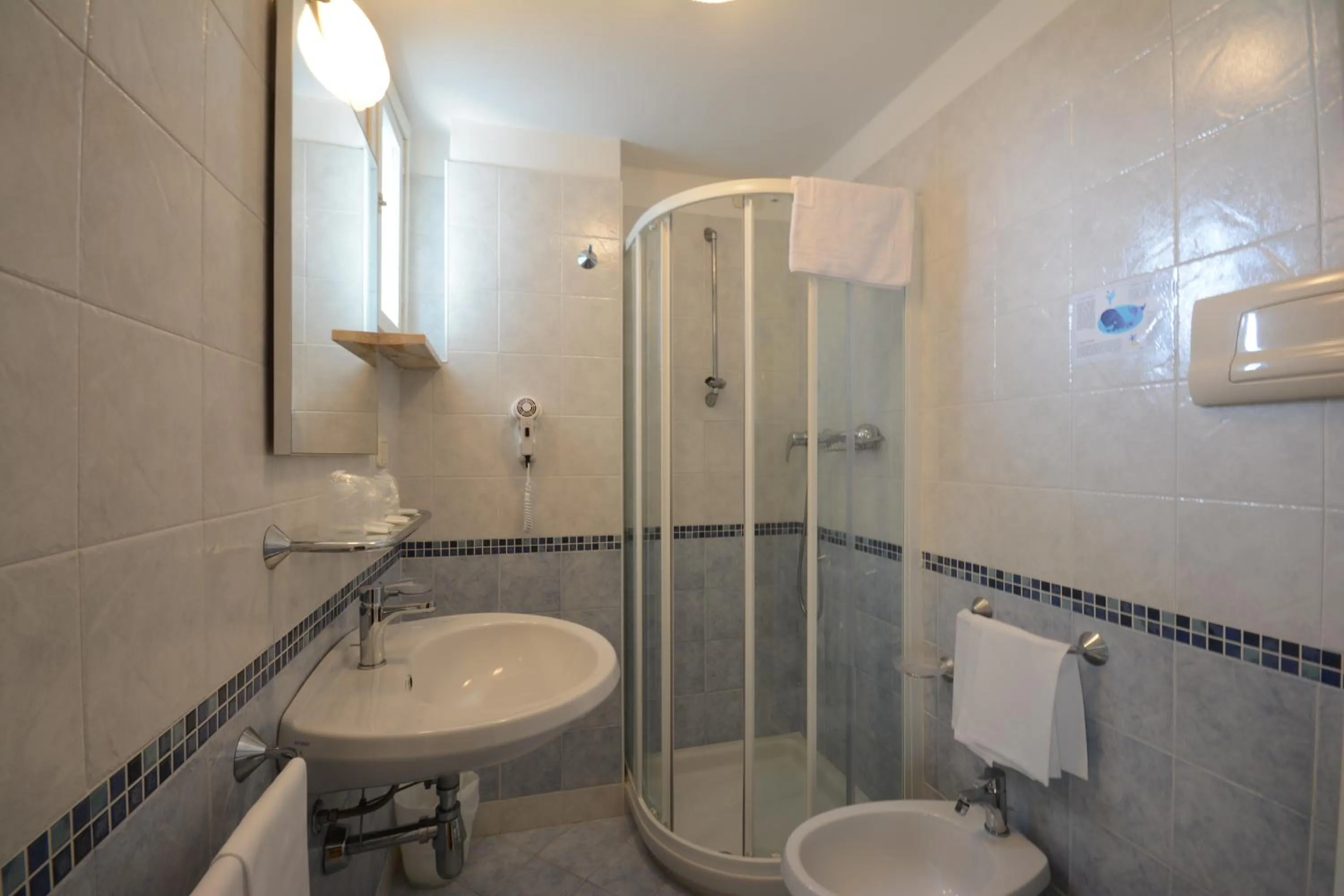 Bathroom in Hotel Caravelle