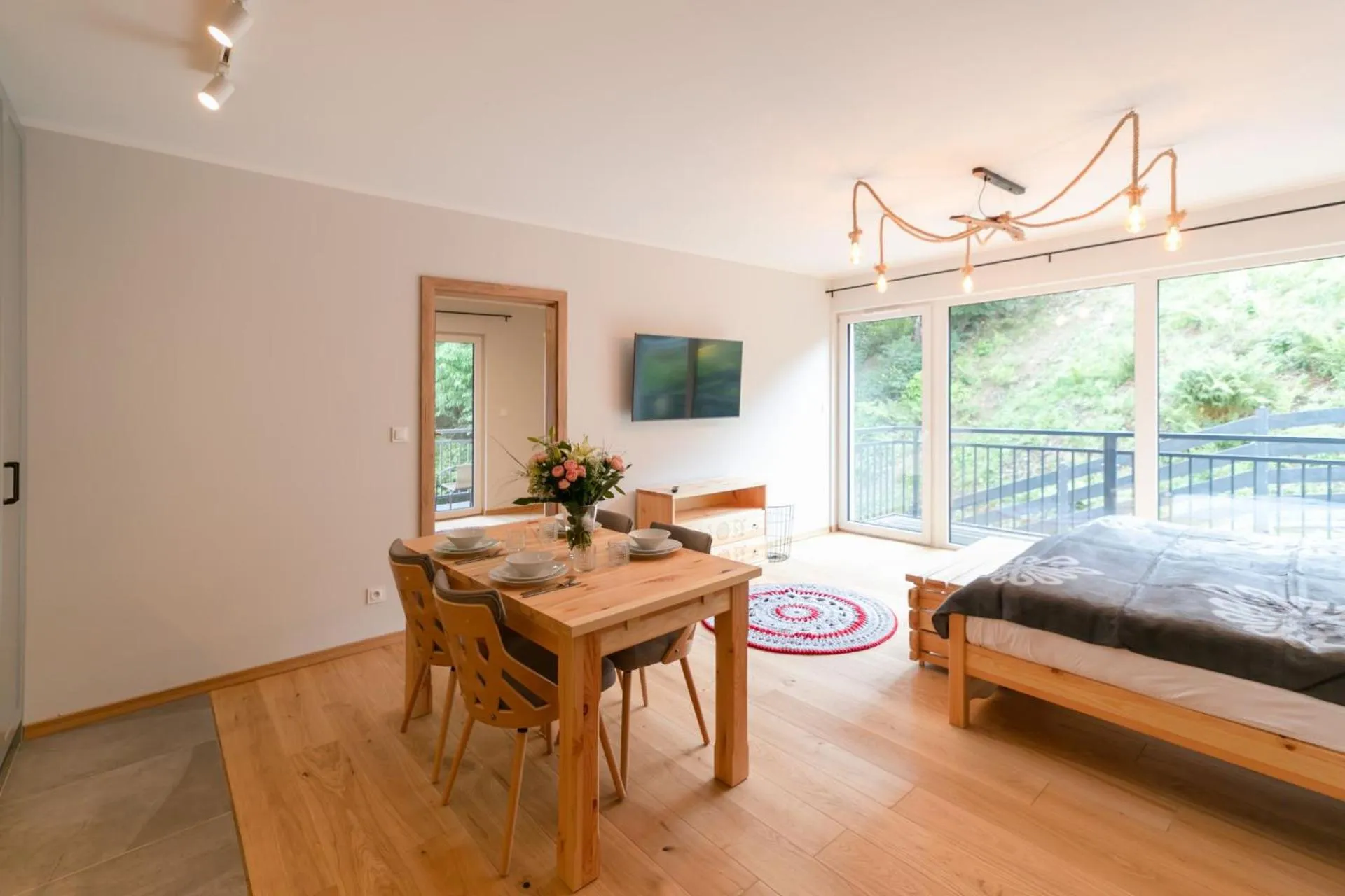 Bed in Apartamenty Pod Stokiem 200 m do kolejki Na Skrzyczne - szczyrk apartamenty