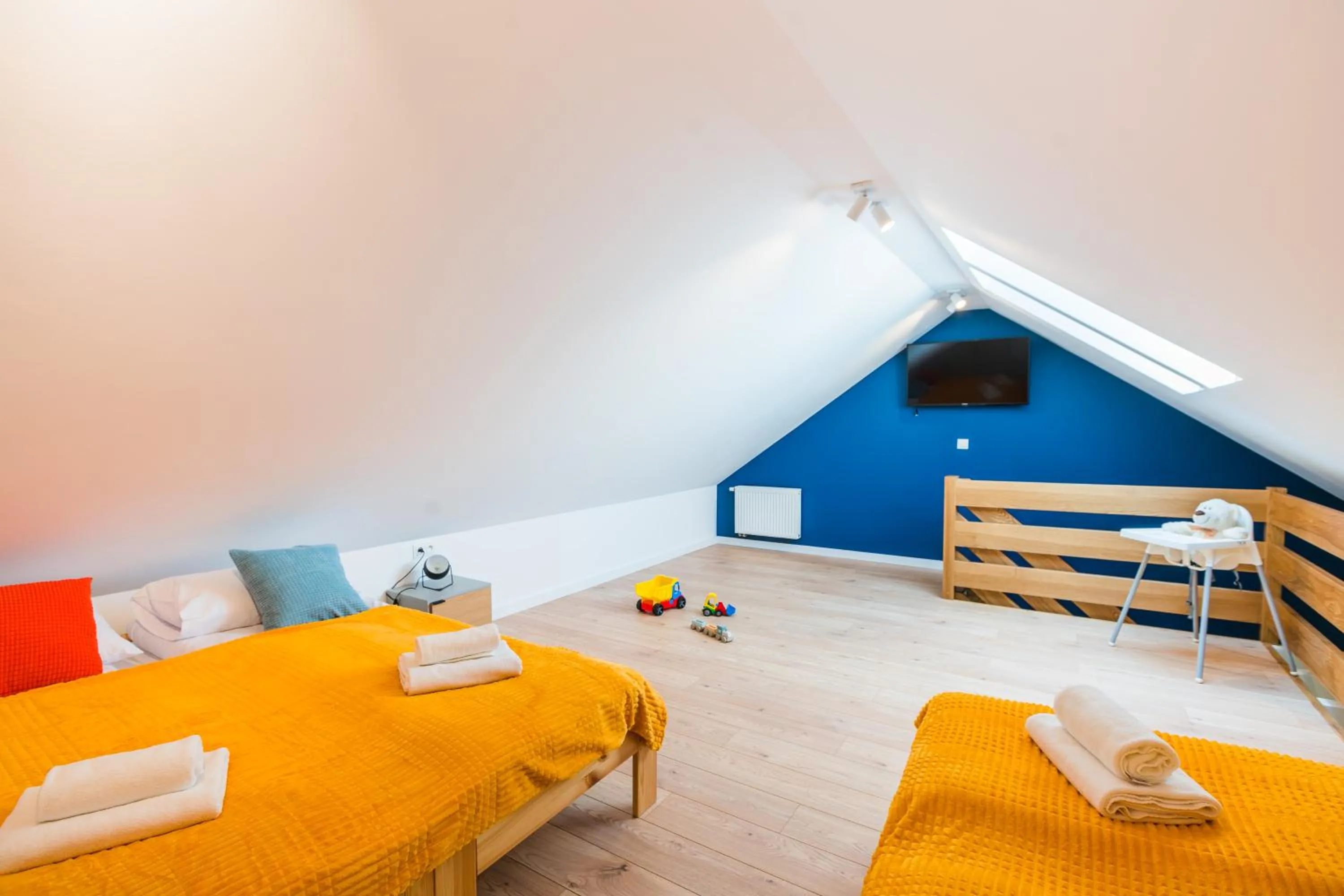 Bed in Apartamenty Pod Stokiem 200 m do kolejki Na Skrzyczne - szczyrk apartamenty