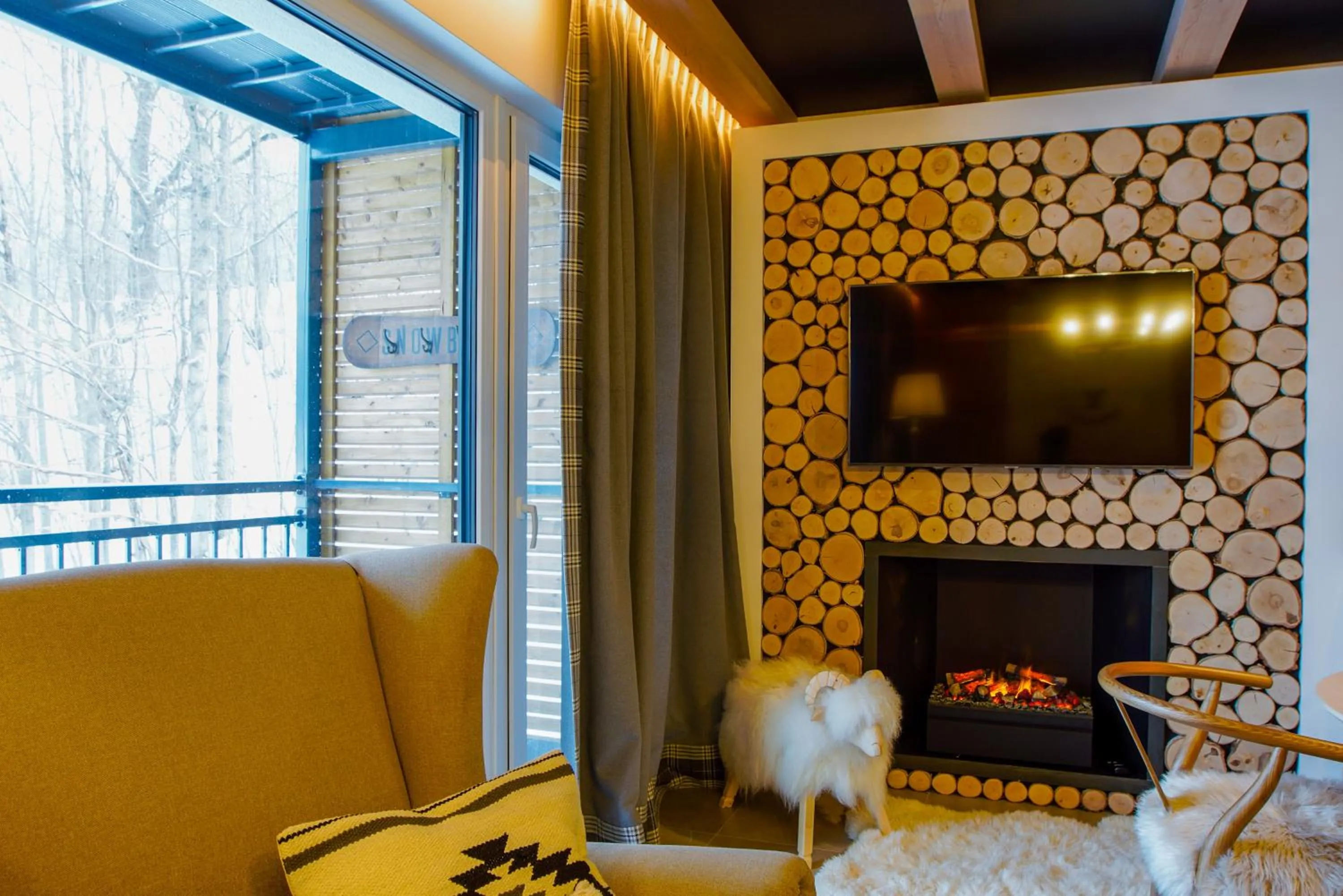 flat iron in Apartamenty Pod Stokiem 200 m do kolejki Na Skrzyczne - szczyrk apartamenty