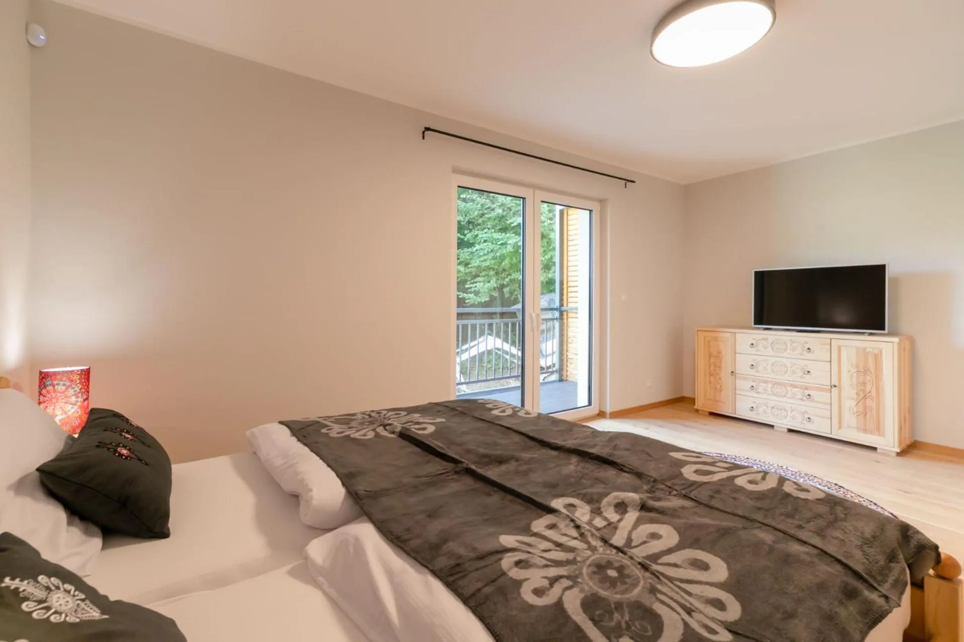 Bed in Apartamenty Pod Stokiem 200 m do kolejki Na Skrzyczne - szczyrk apartamenty