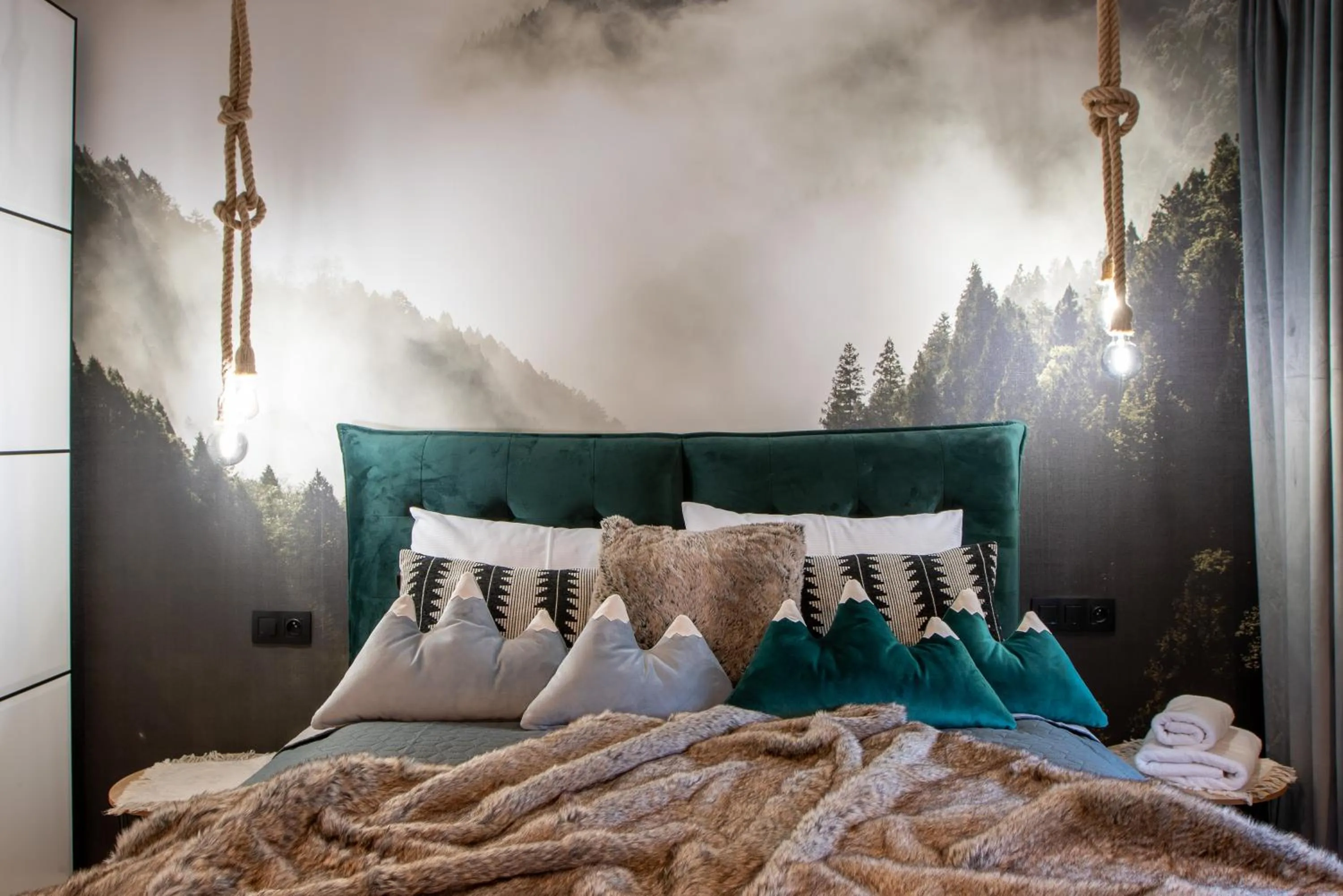 Bed in Apartamenty Pod Stokiem 200 m do kolejki Na Skrzyczne - szczyrk apartamenty