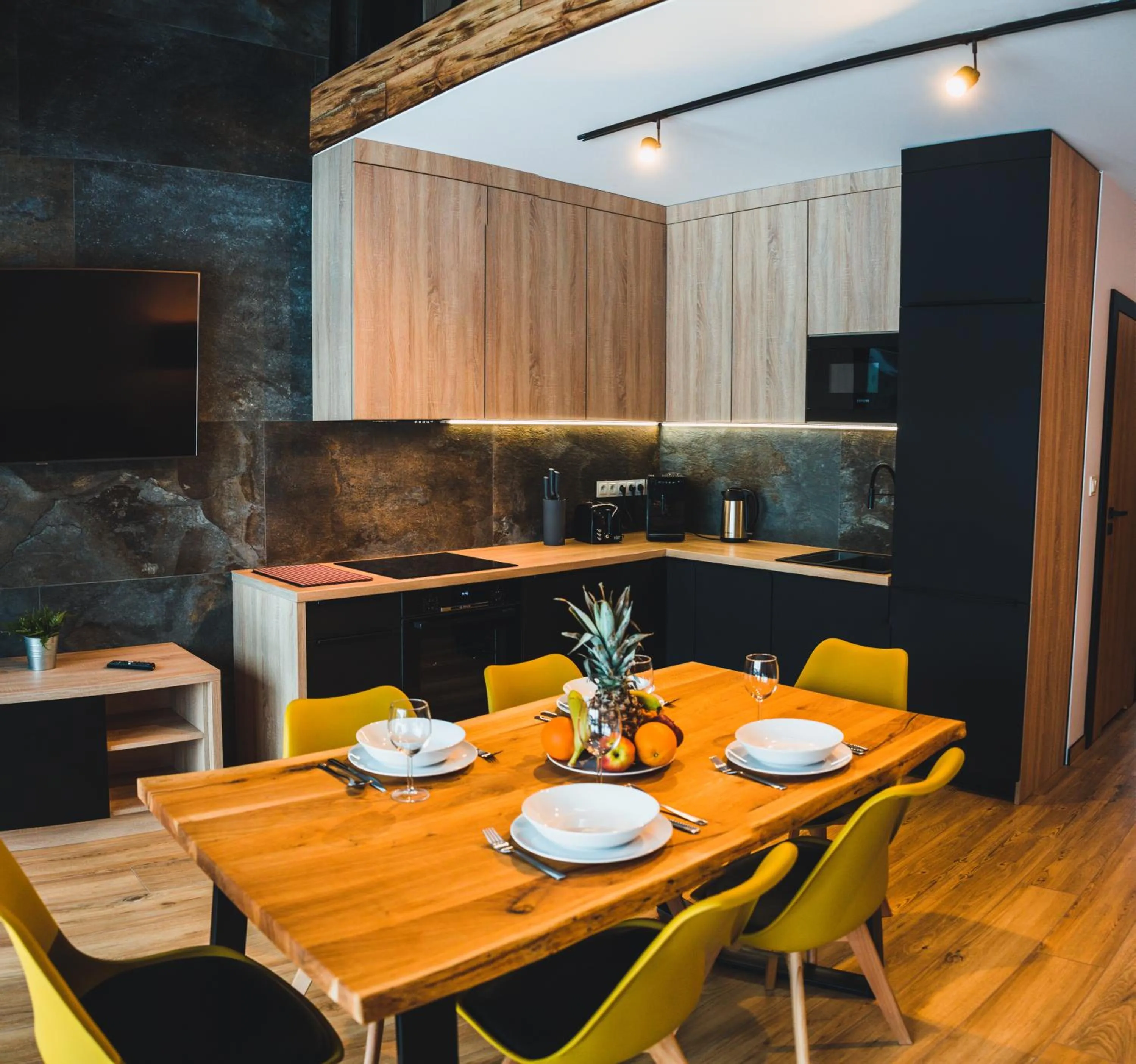 Dining area in Apartamenty Pod Stokiem 200 m do kolejki Na Skrzyczne - szczyrk apartamenty