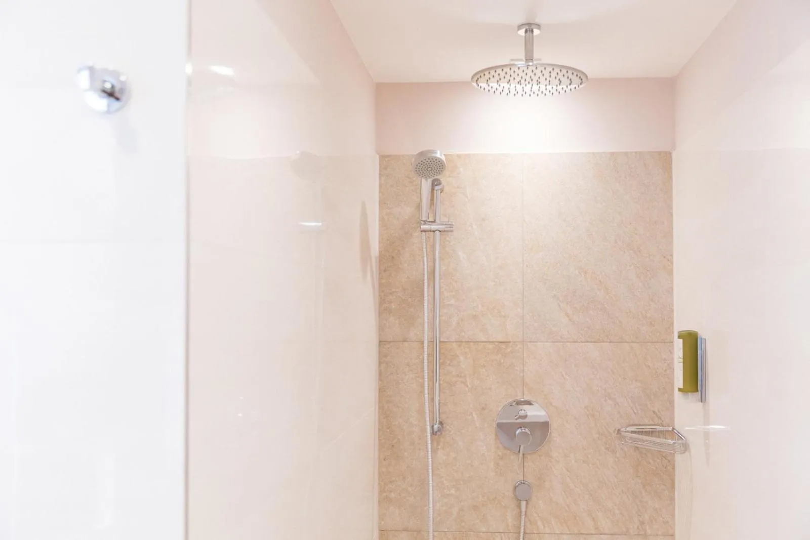 Shower in Hotel am Marktplatz - Landgasthof Wratschko - Gamlitz