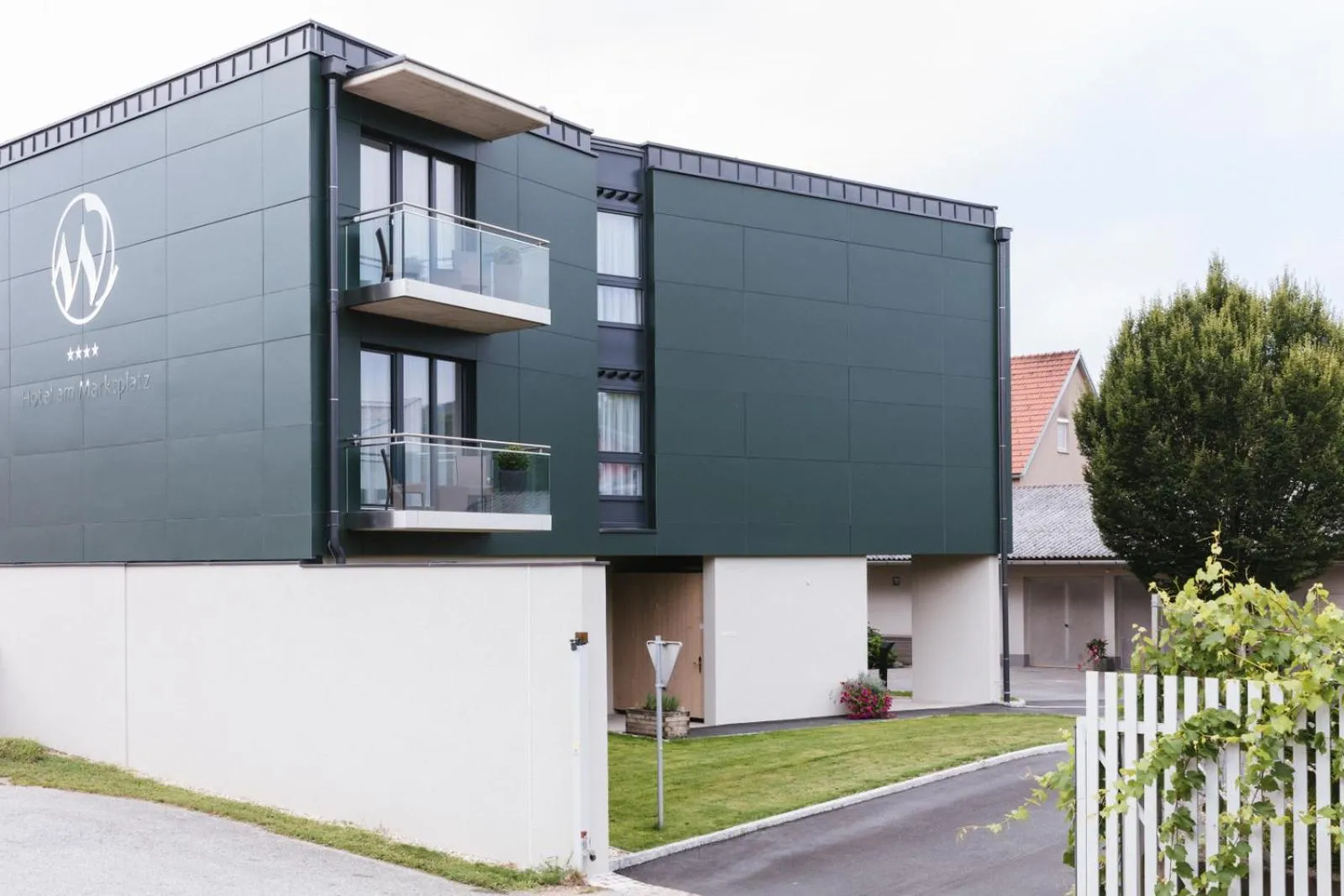Facade/entrance in Hotel am Marktplatz - Landgasthof Wratschko - Gamlitz