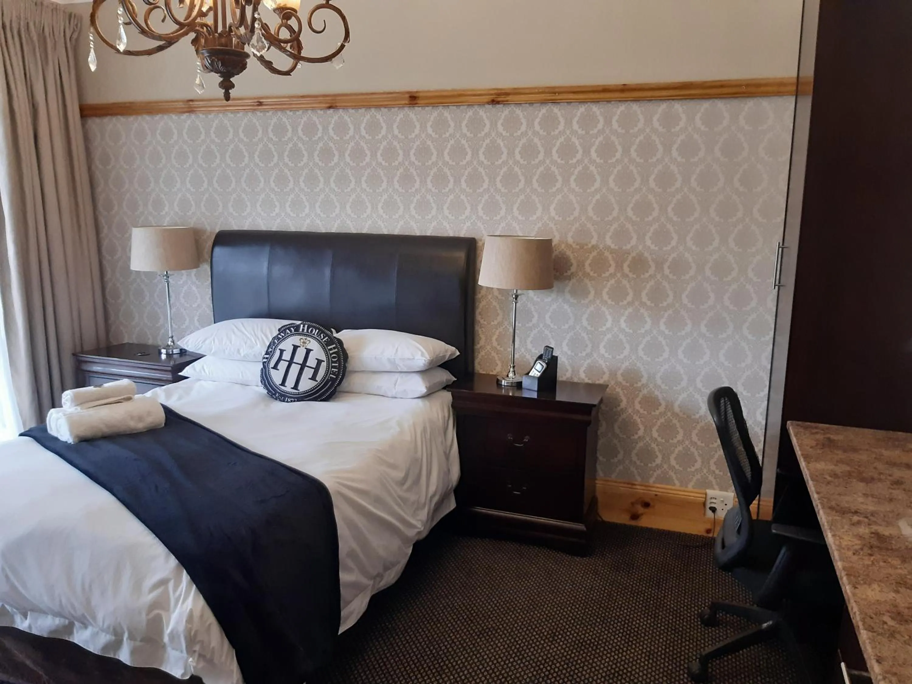 Bed in Halfway House Hotel