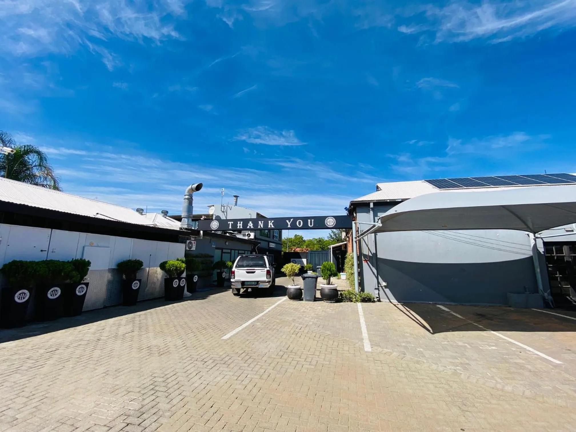 Parking in Halfway House Hotel